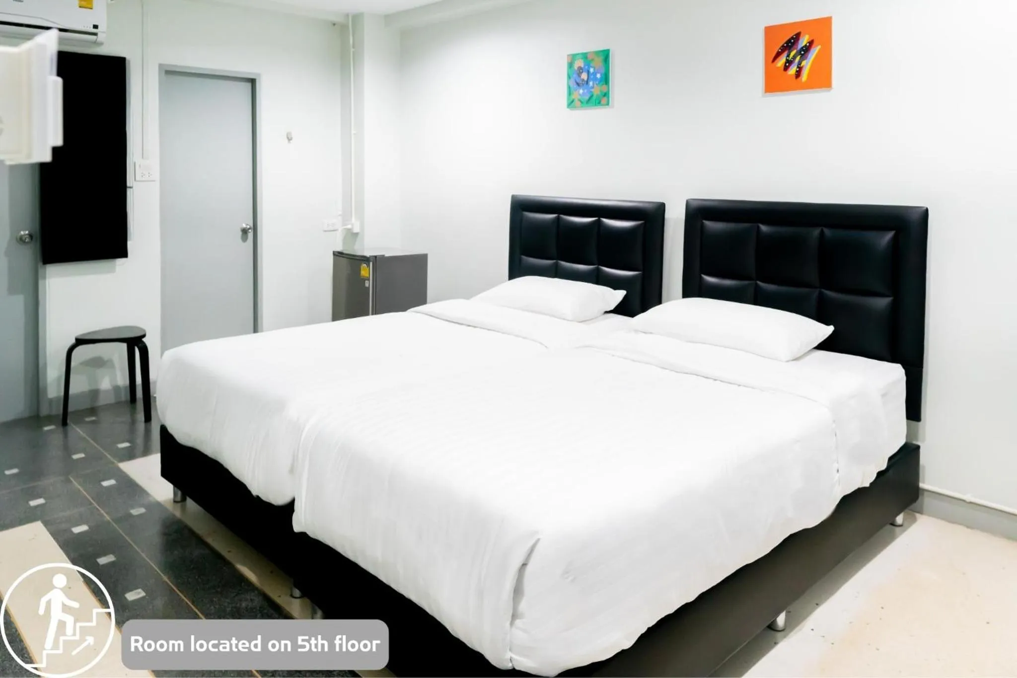 Bedroom, Bed in Suksomboon Residence