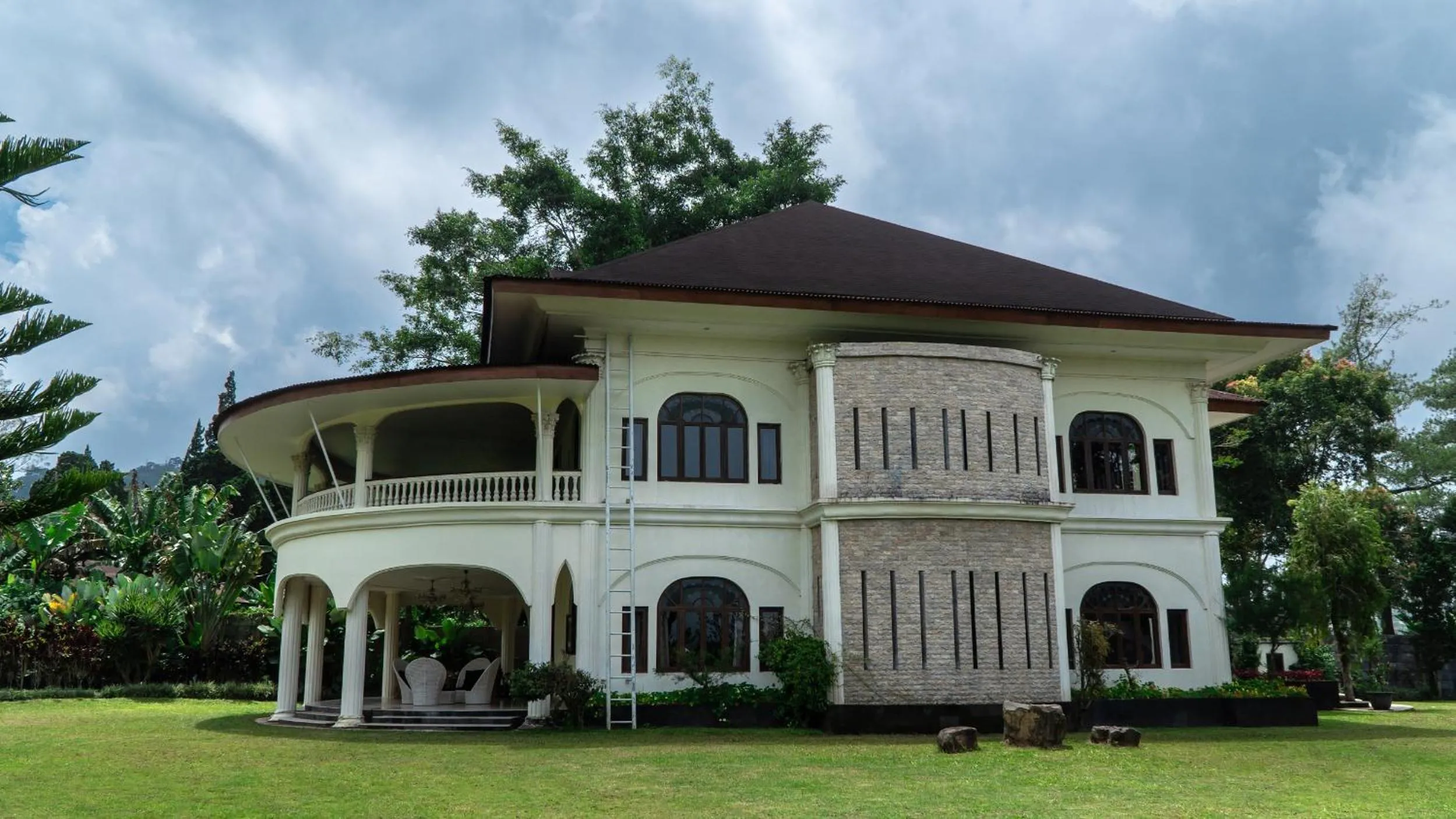 Golden Goose Villas