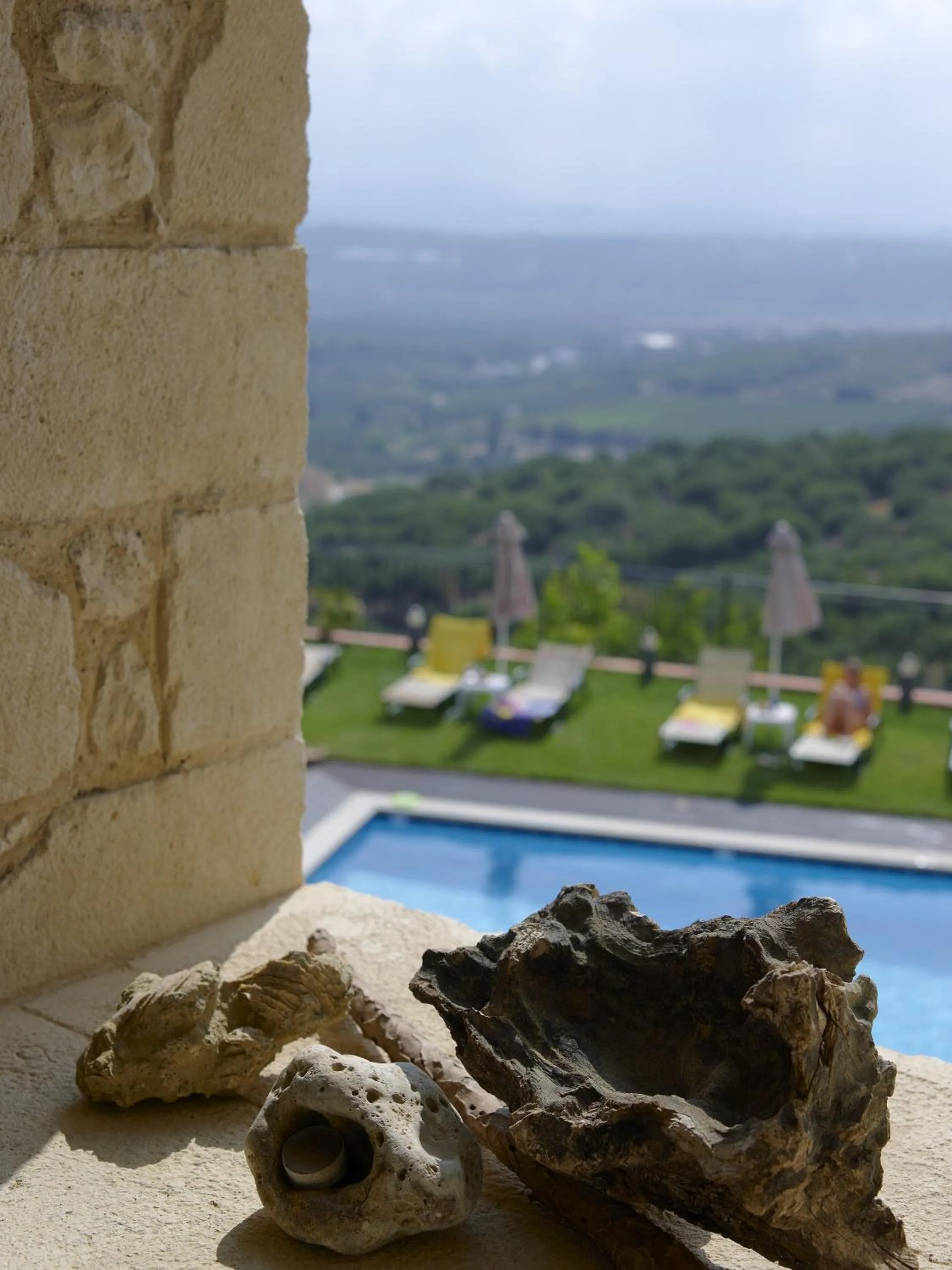 Swimming pool in Katalagari Country Suites