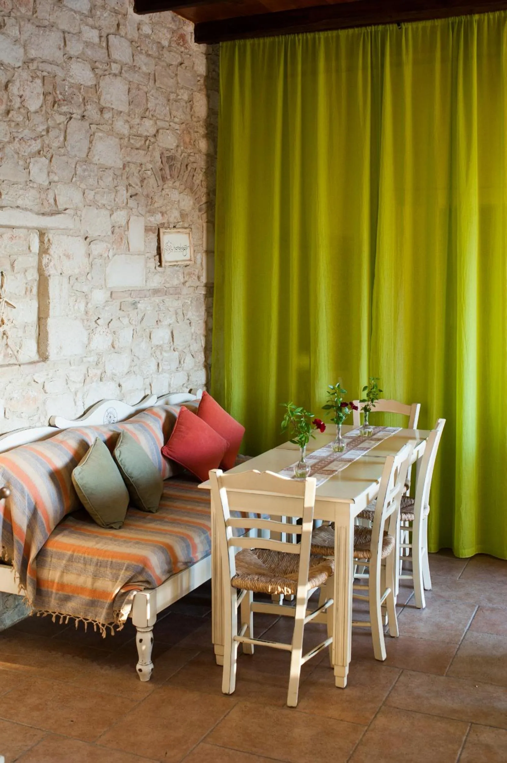 Food and drinks in Katalagari Country Suites