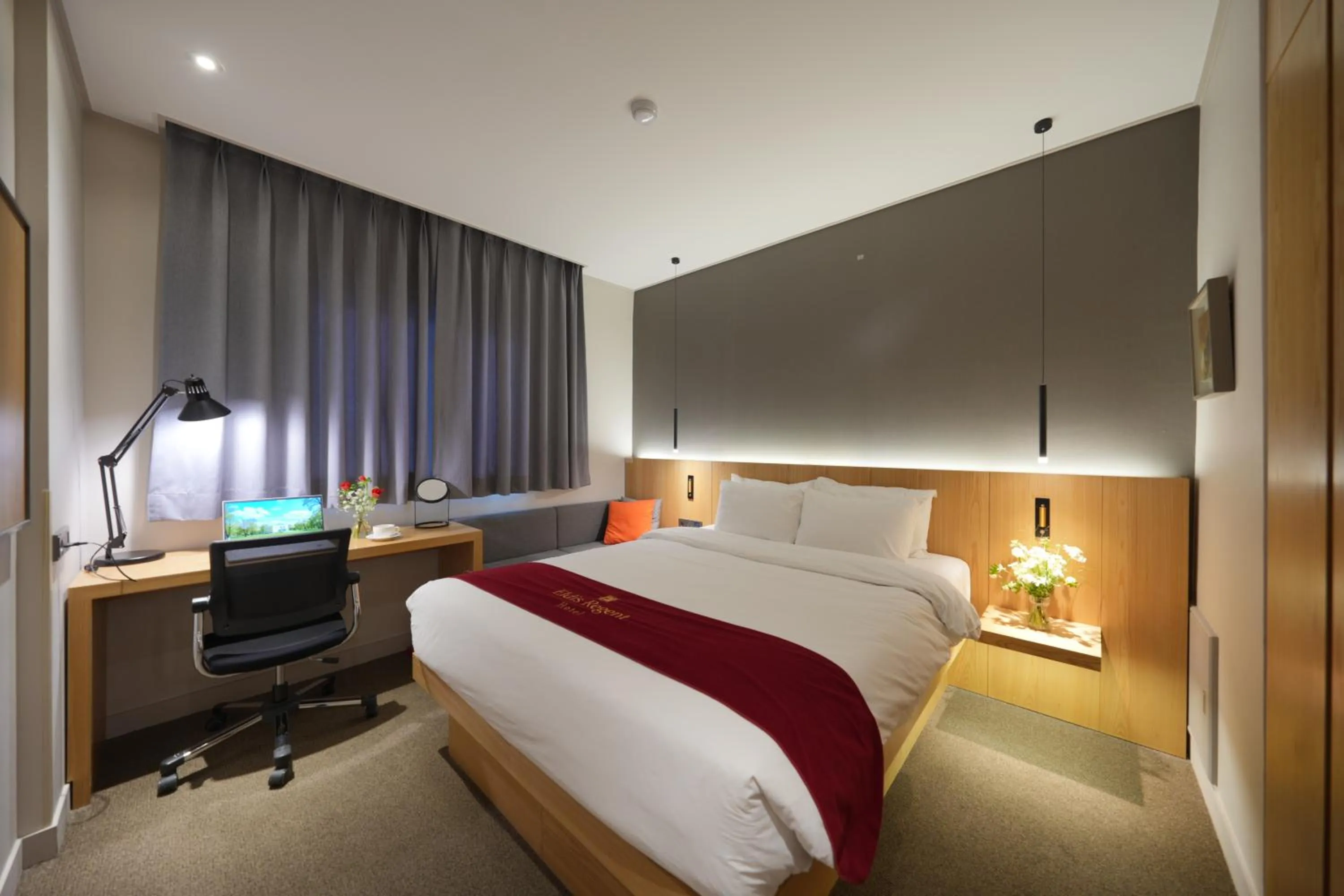 Bed in Eldis Regent Hotel