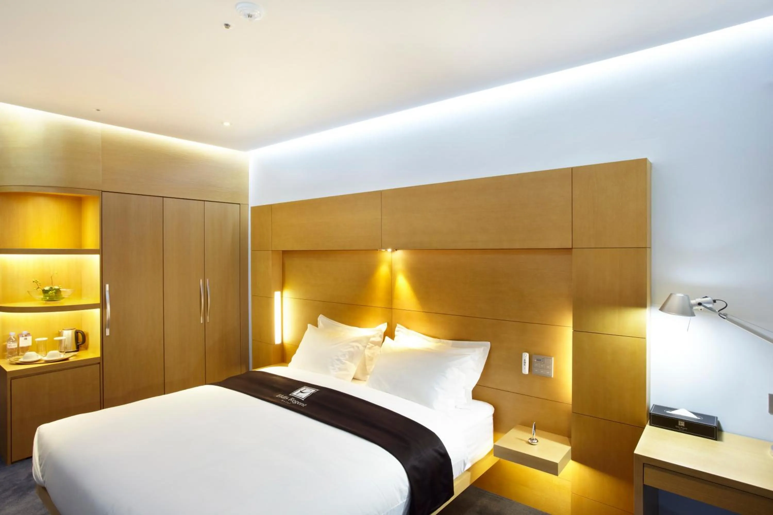 Bed in Eldis Regent Hotel