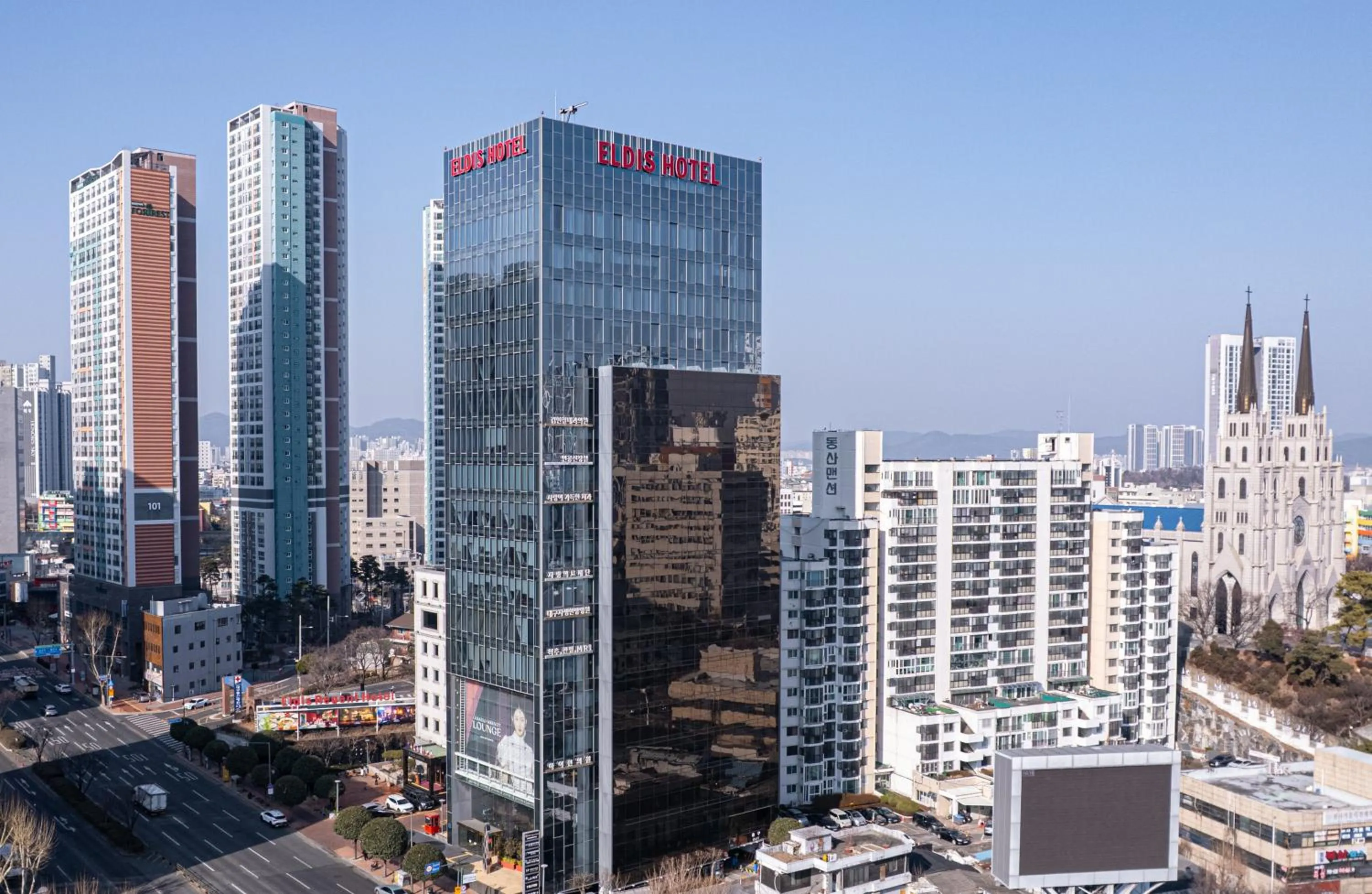 Facade/entrance in Eldis Regent Hotel