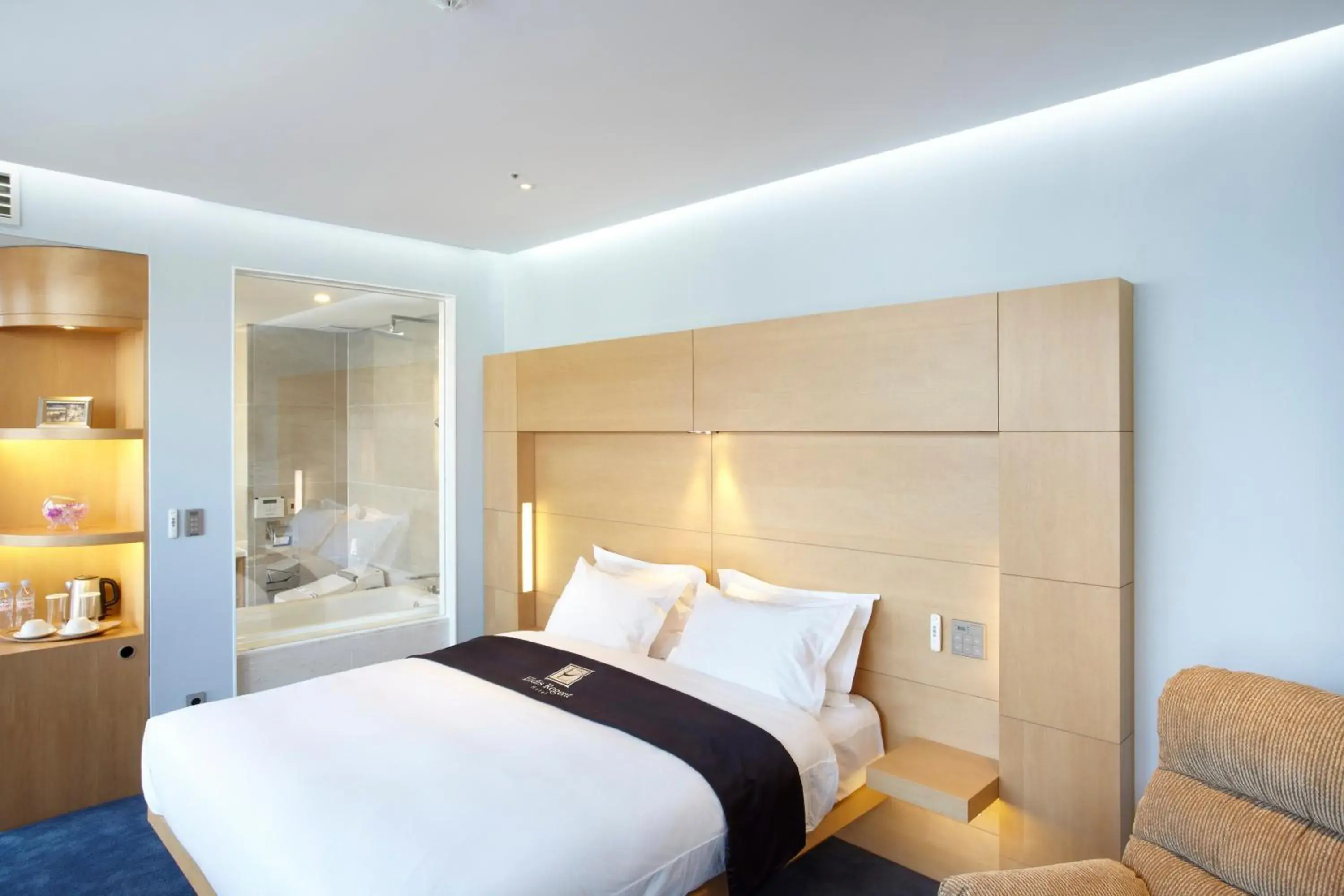 Bed in Eldis Regent Hotel Bed in Eldis Regent Hotel