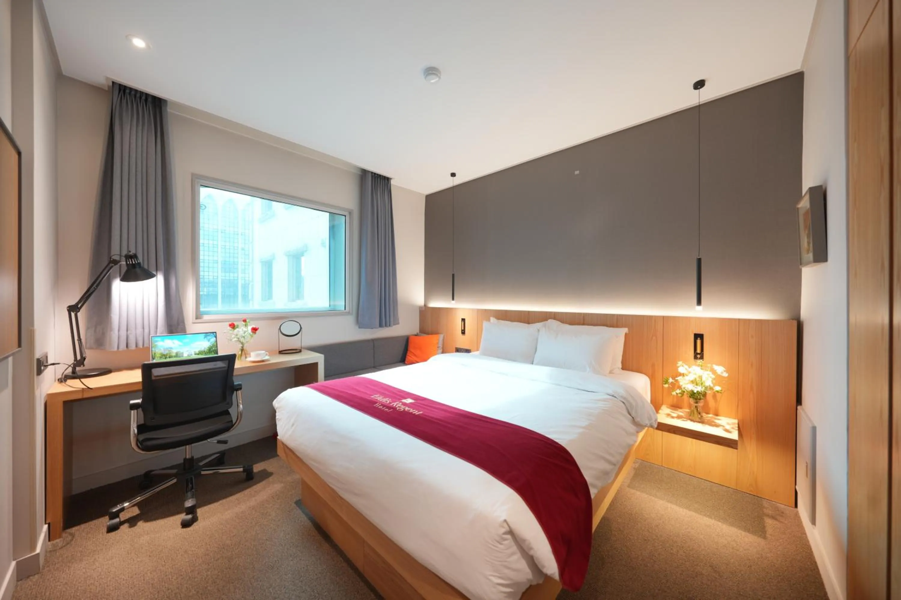 Bed in Eldis Regent Hotel