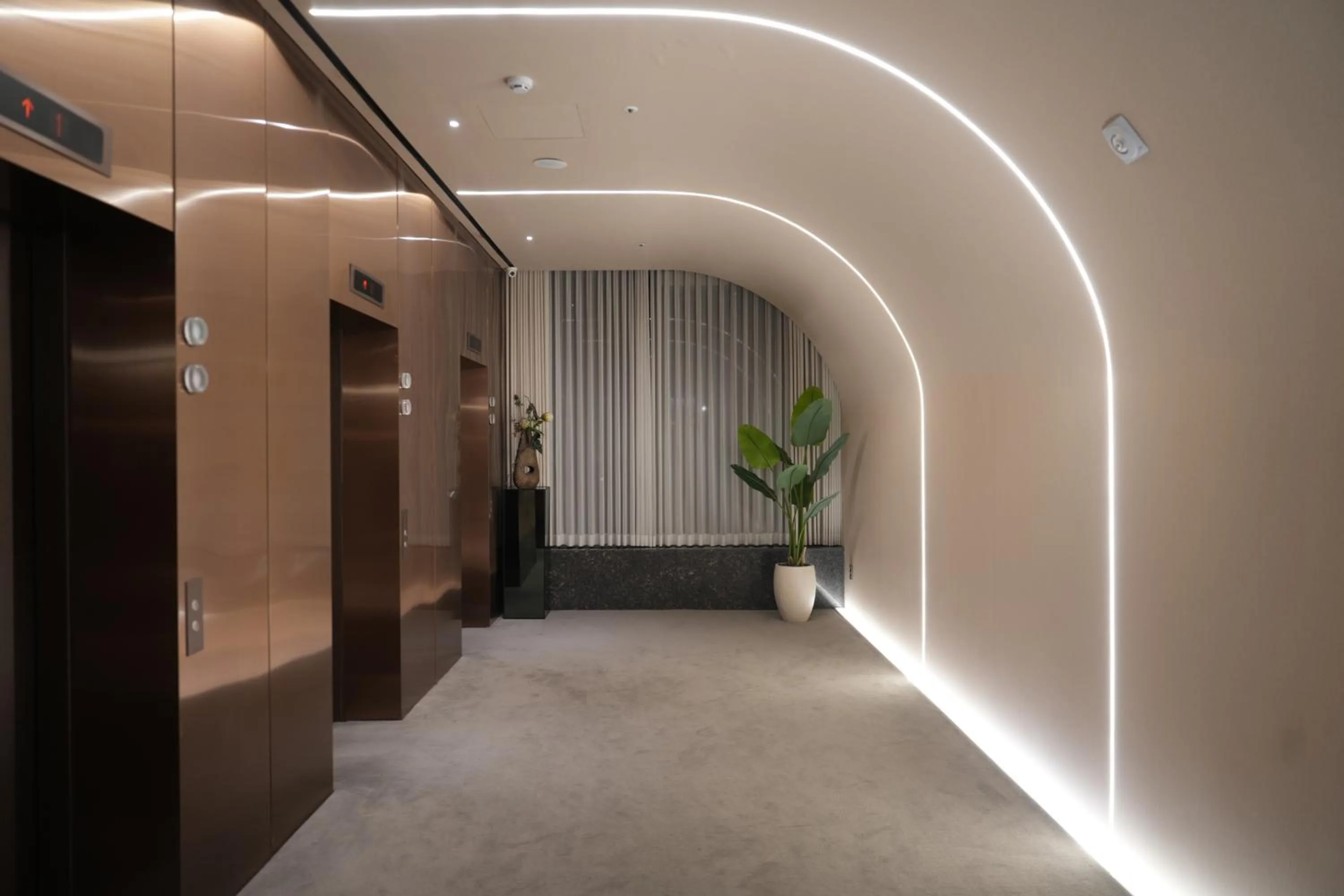 Restaurant/places to eat in Eldis Regent Hotel