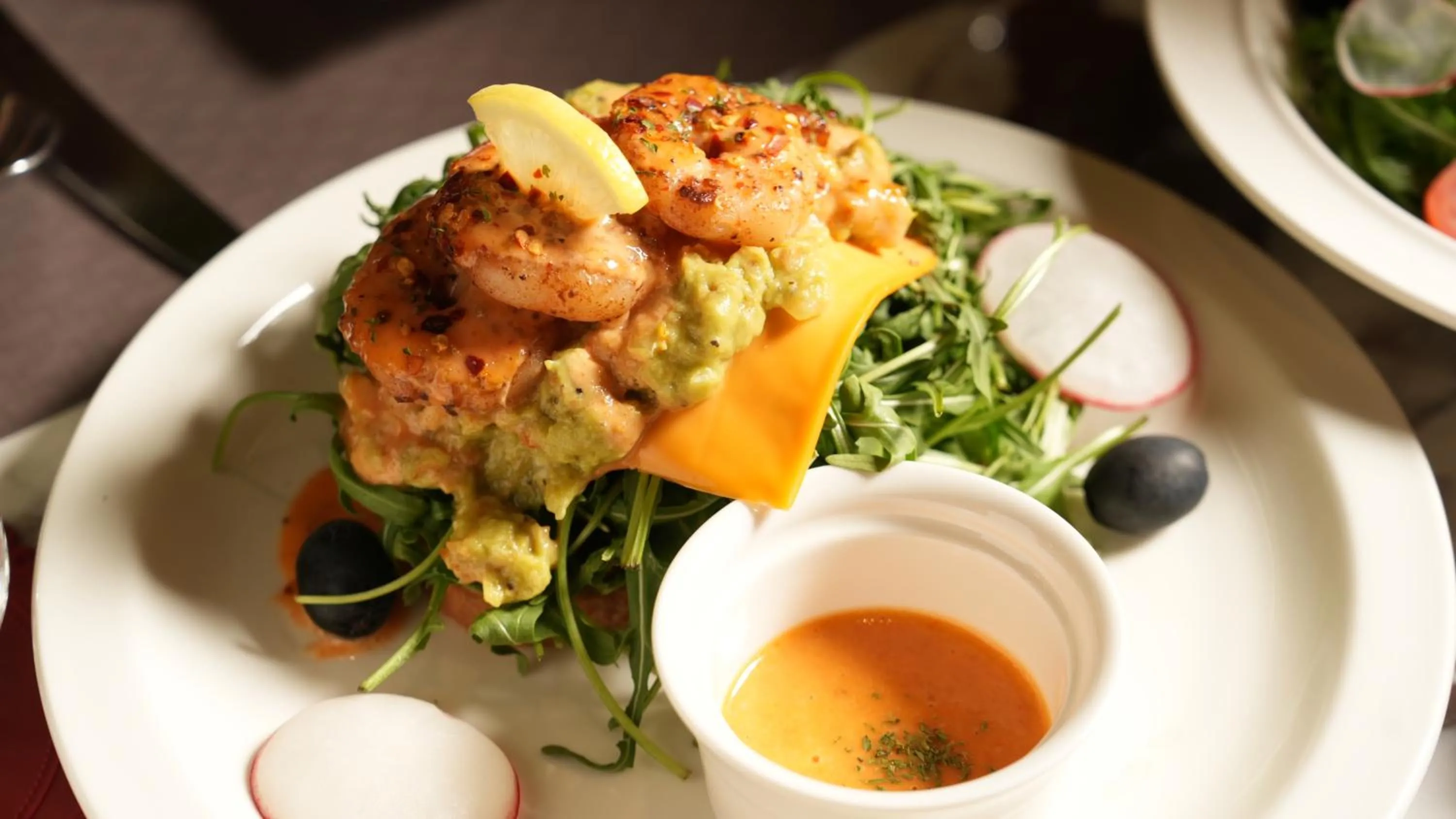 Restaurant/places to eat in Eldis Regent Hotel