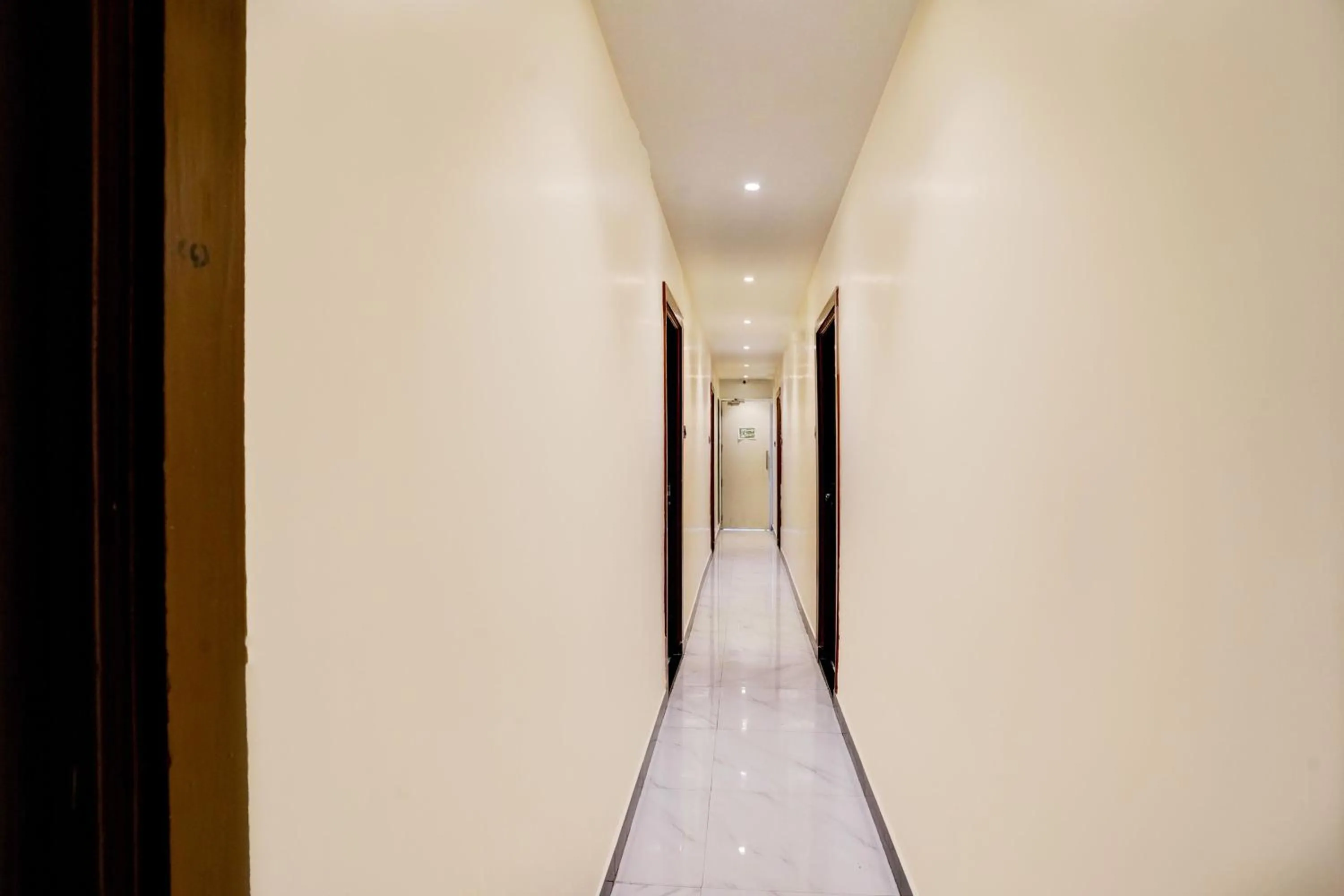Lobby or reception in Hotel Airport Crown Andheri East, Mumbai