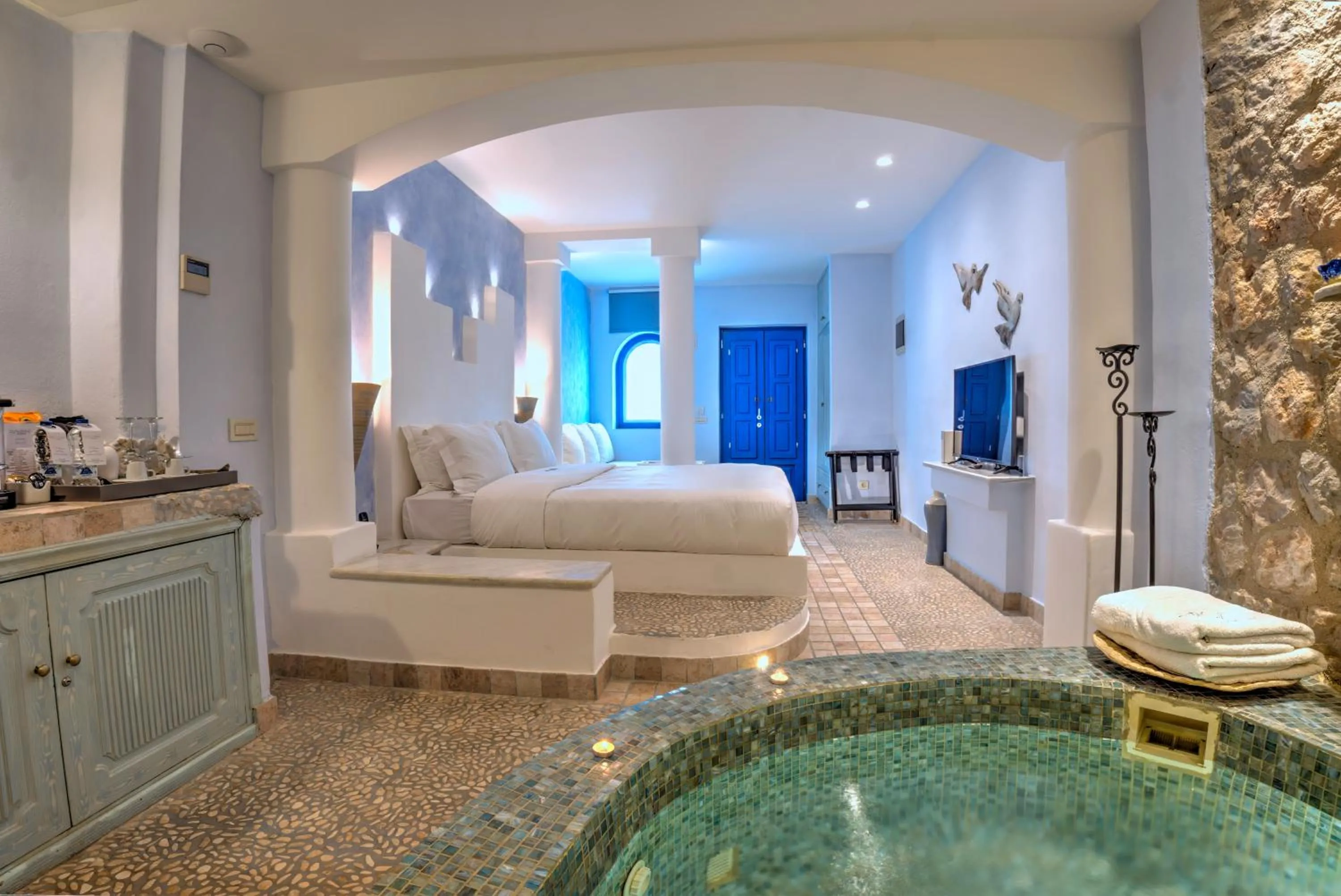 Hot Tub in Astarte Suites