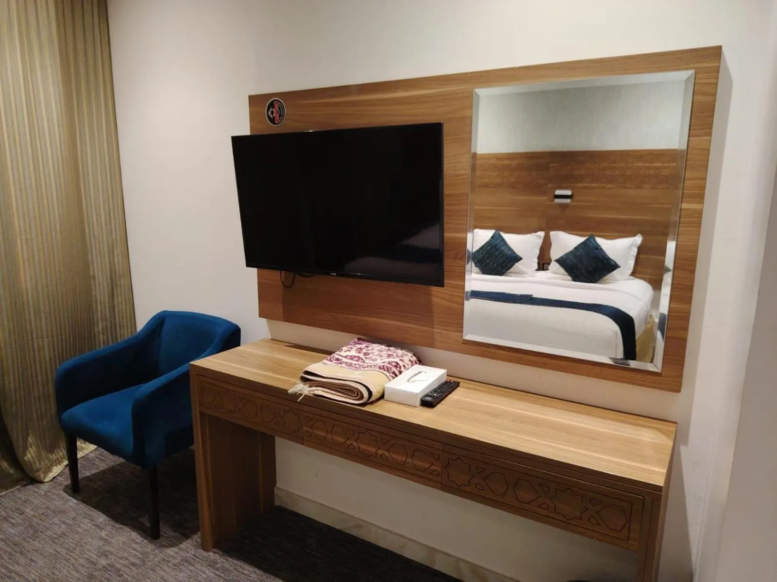 Bed in Rowaa Al Azizia Hotel