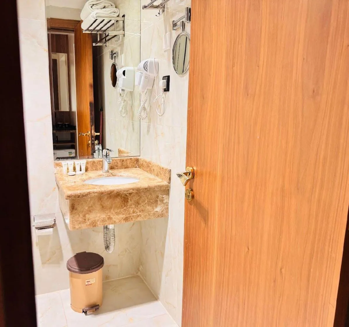 Rowaa Al Azizia Hotel