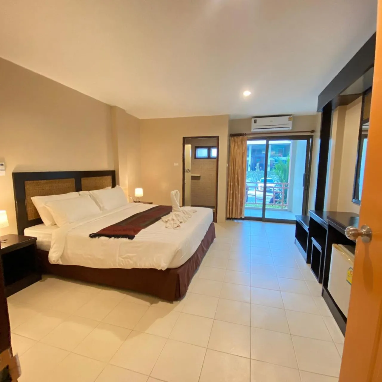 Bedroom, Bed in Du-sila Hotel kohchang