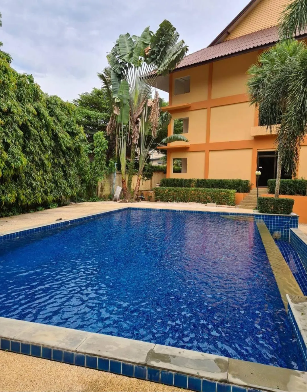 Property building in Du-sila Hotel kohchang