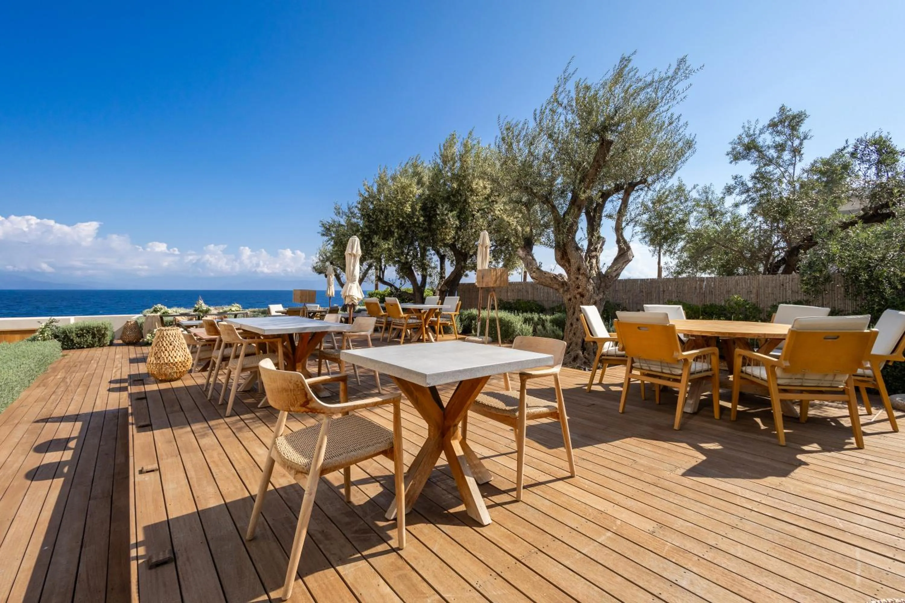 Restaurant/places to eat in Alissachni SeaSide Hotel