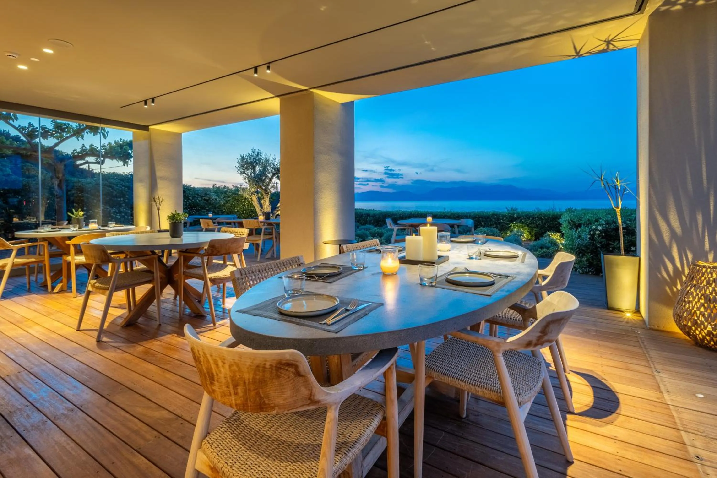 Restaurant/places to eat in Alissachni SeaSide Hotel