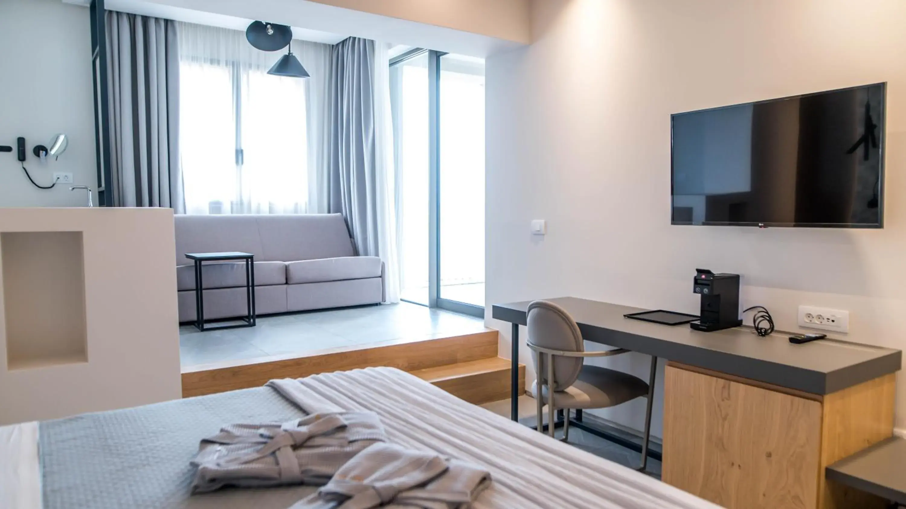 Photo of the whole room, Bed in Alissachni SeaSide Hotel Photo of the whole room, Bed in Alissachni SeaSide Hotel