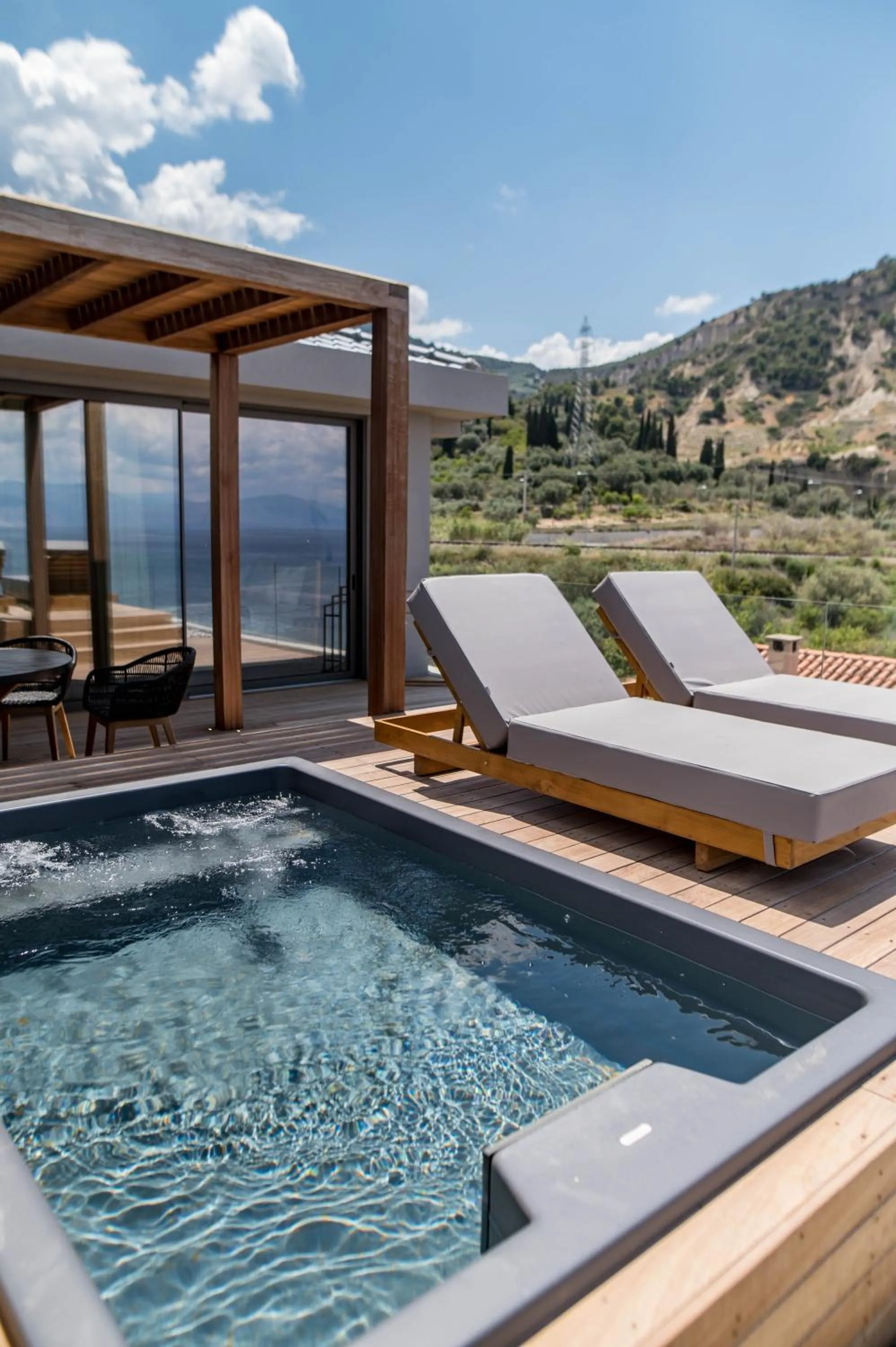 Hot Tub in Alissachni SeaSide Hotel