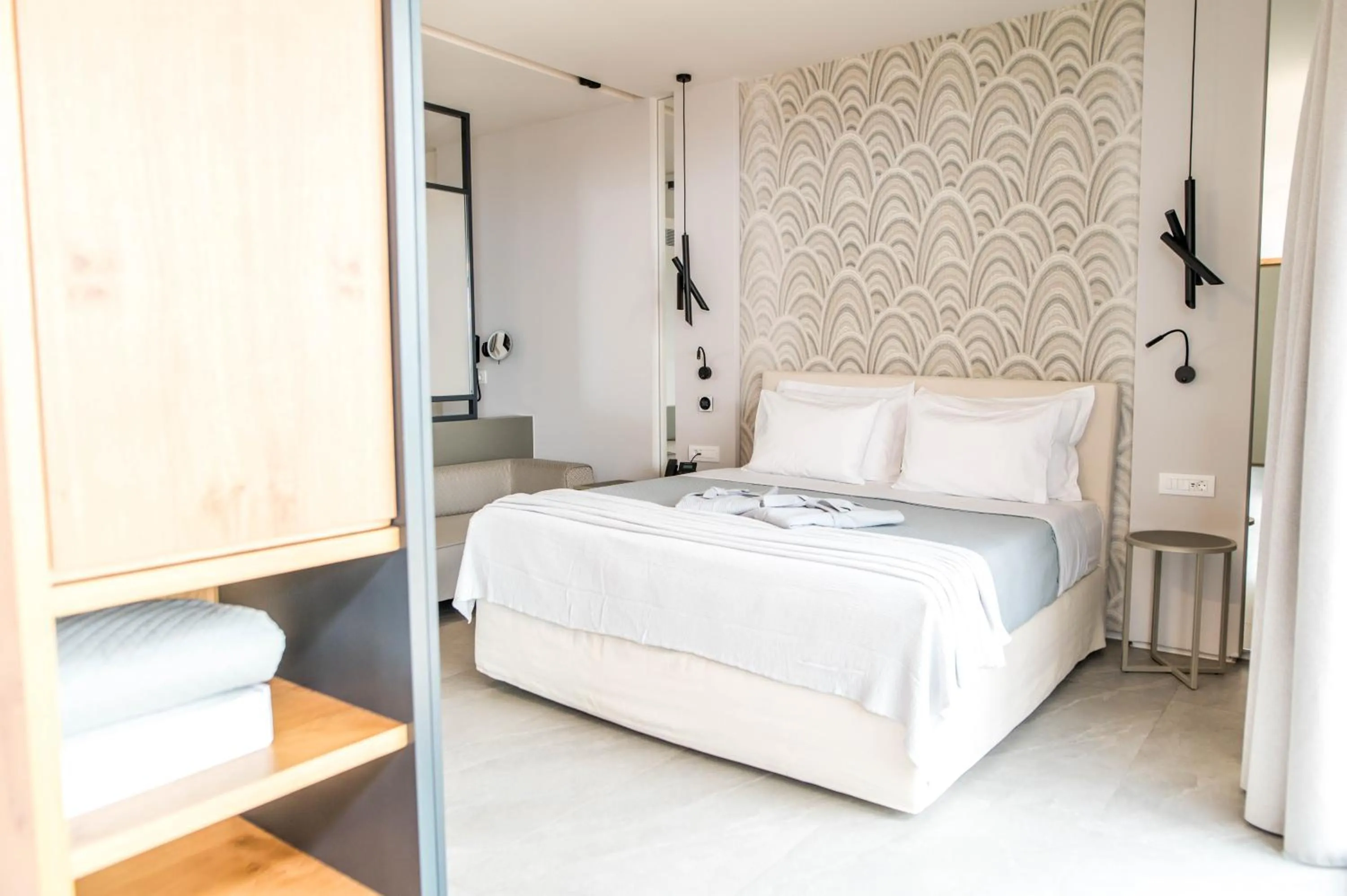 TV and multimedia, Bed in Alissachni SeaSide Hotel