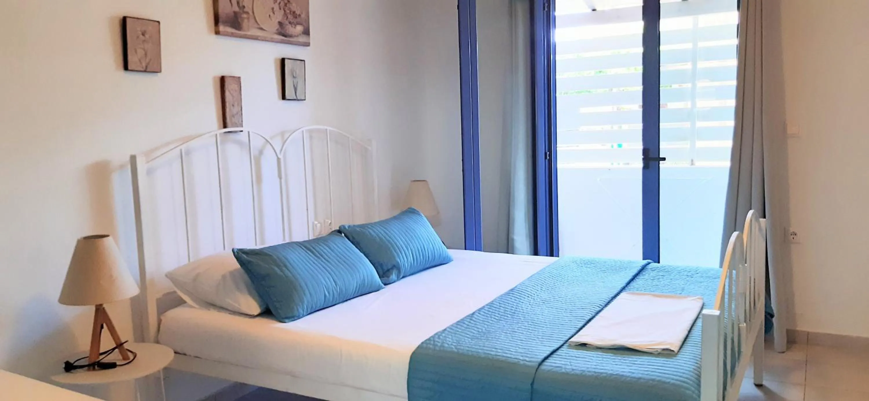Bed in Nikolas Apartments
