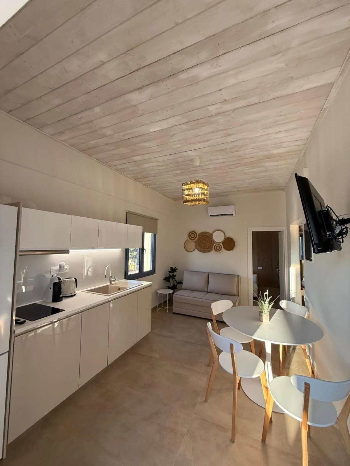 TV and multimedia in Nikolas Apartments
