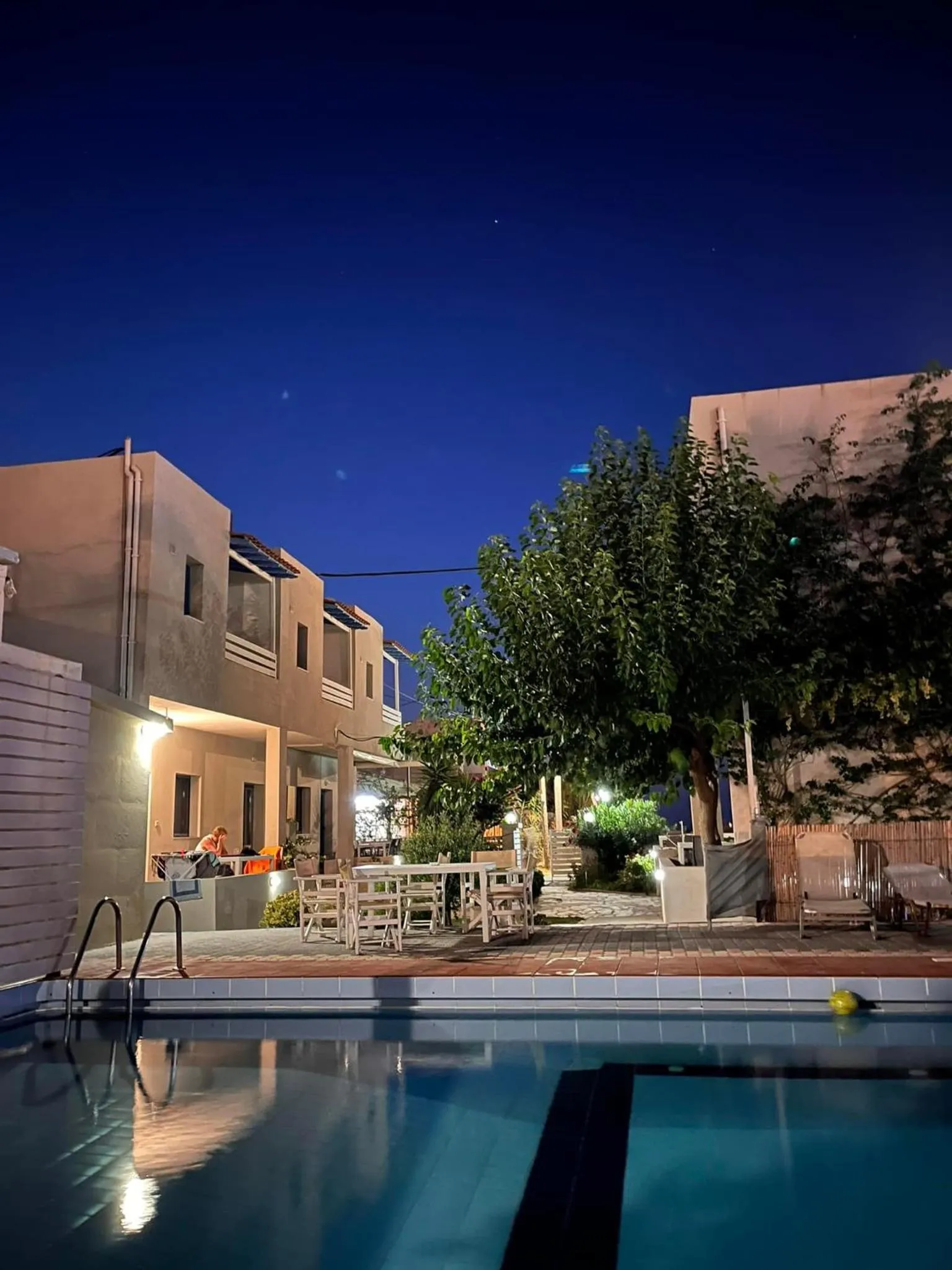 Property building in Nikolas Apartments