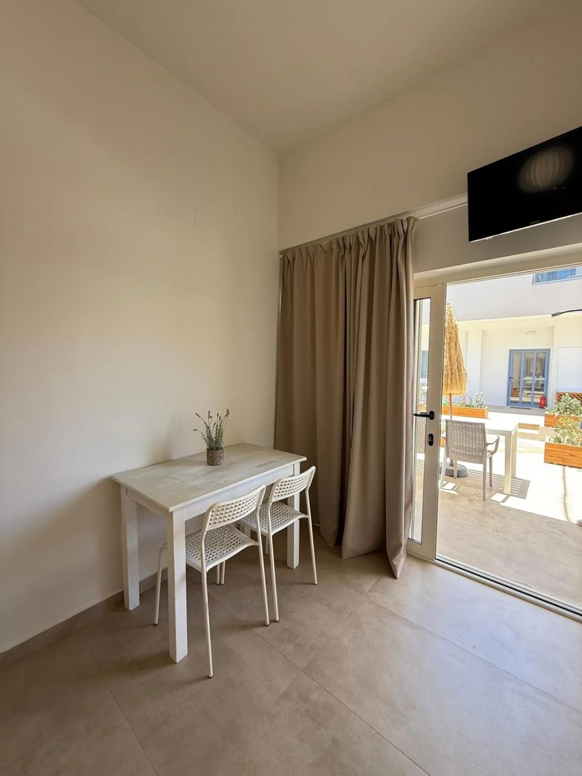 Dining area in Nikolas Apartments
