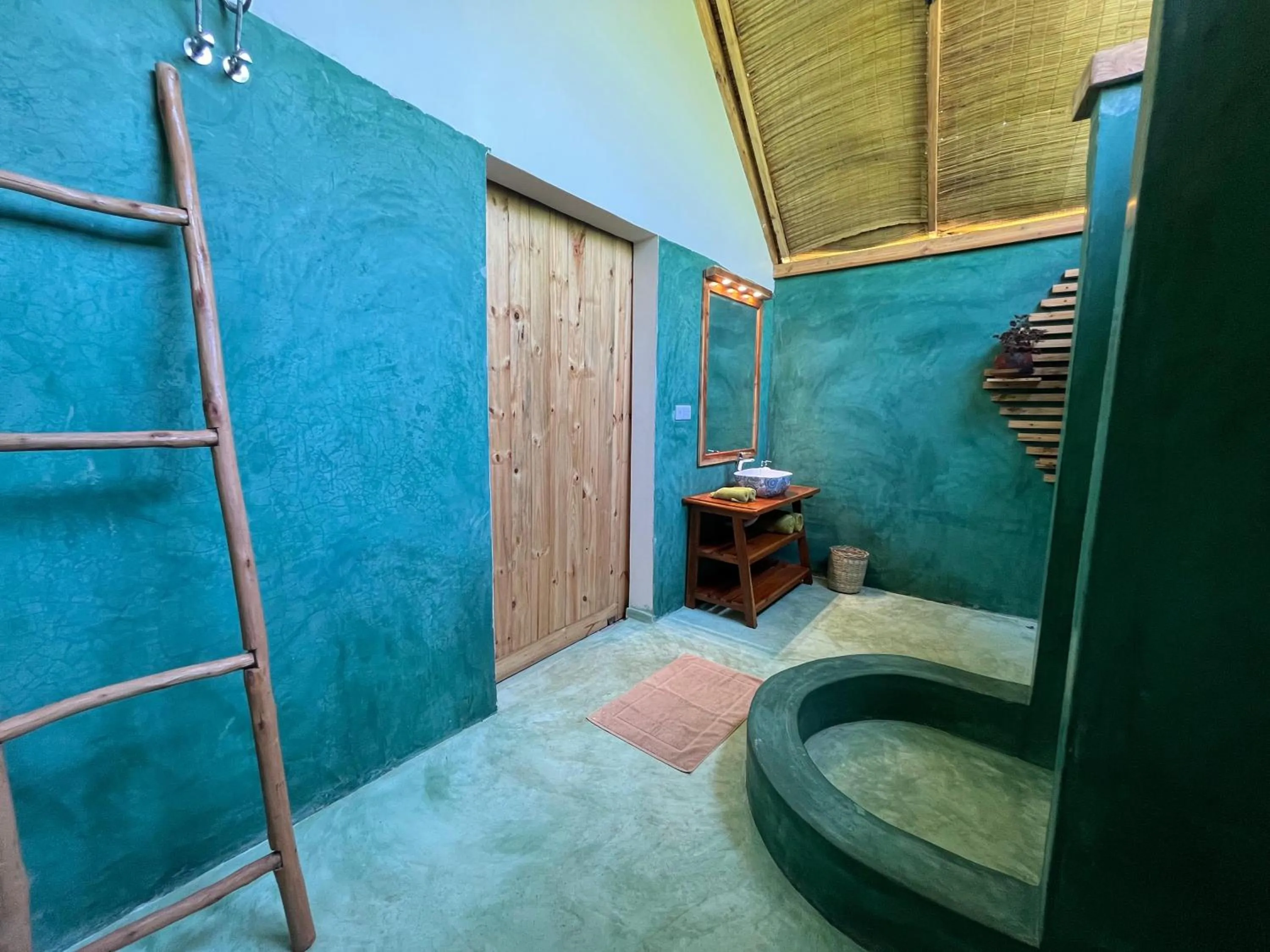 Shower in Kidoti Bay