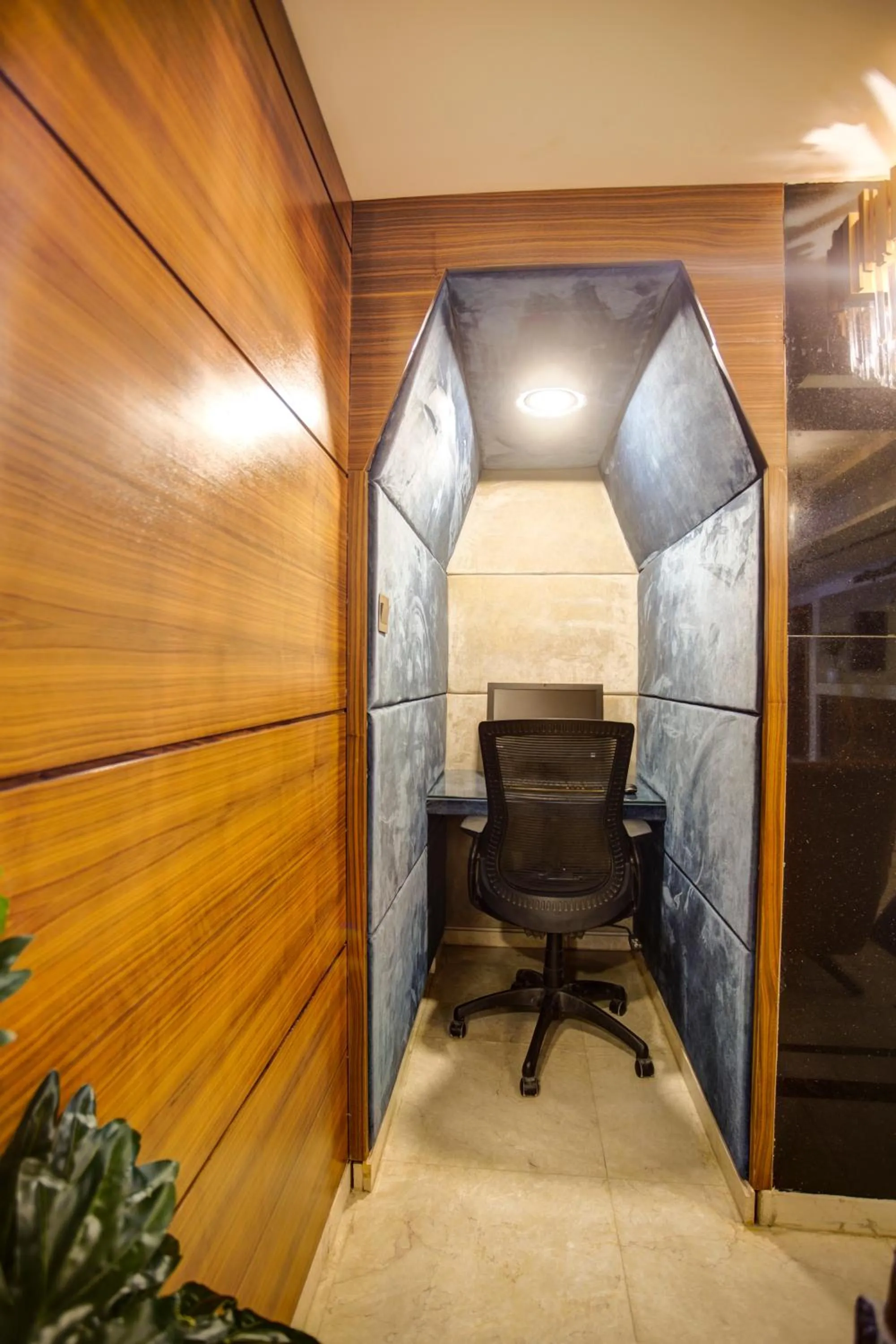 Business facilities in Dweik Hotel LUXURY 3