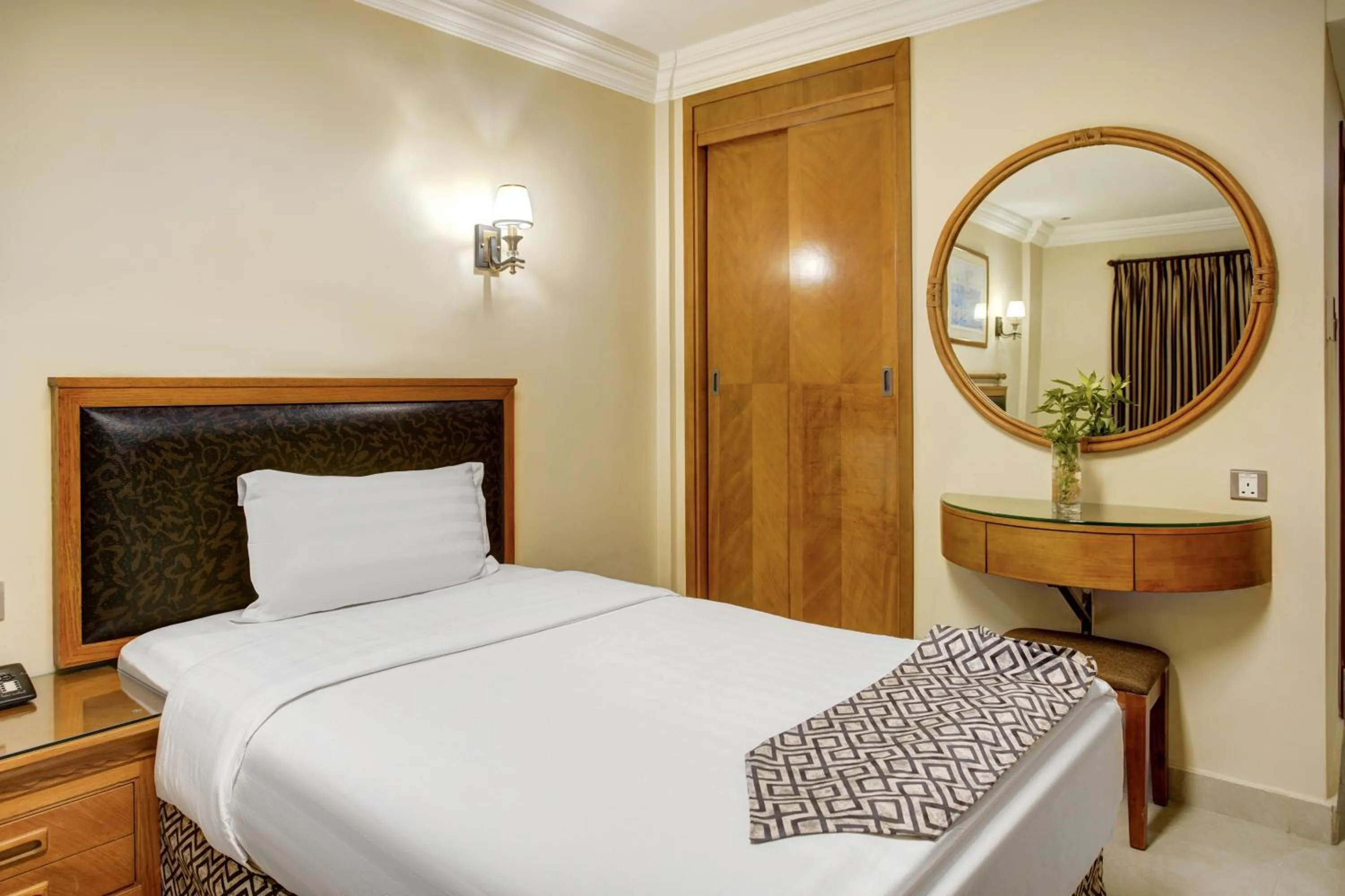 Bed in Dweik Hotel LUXURY 3