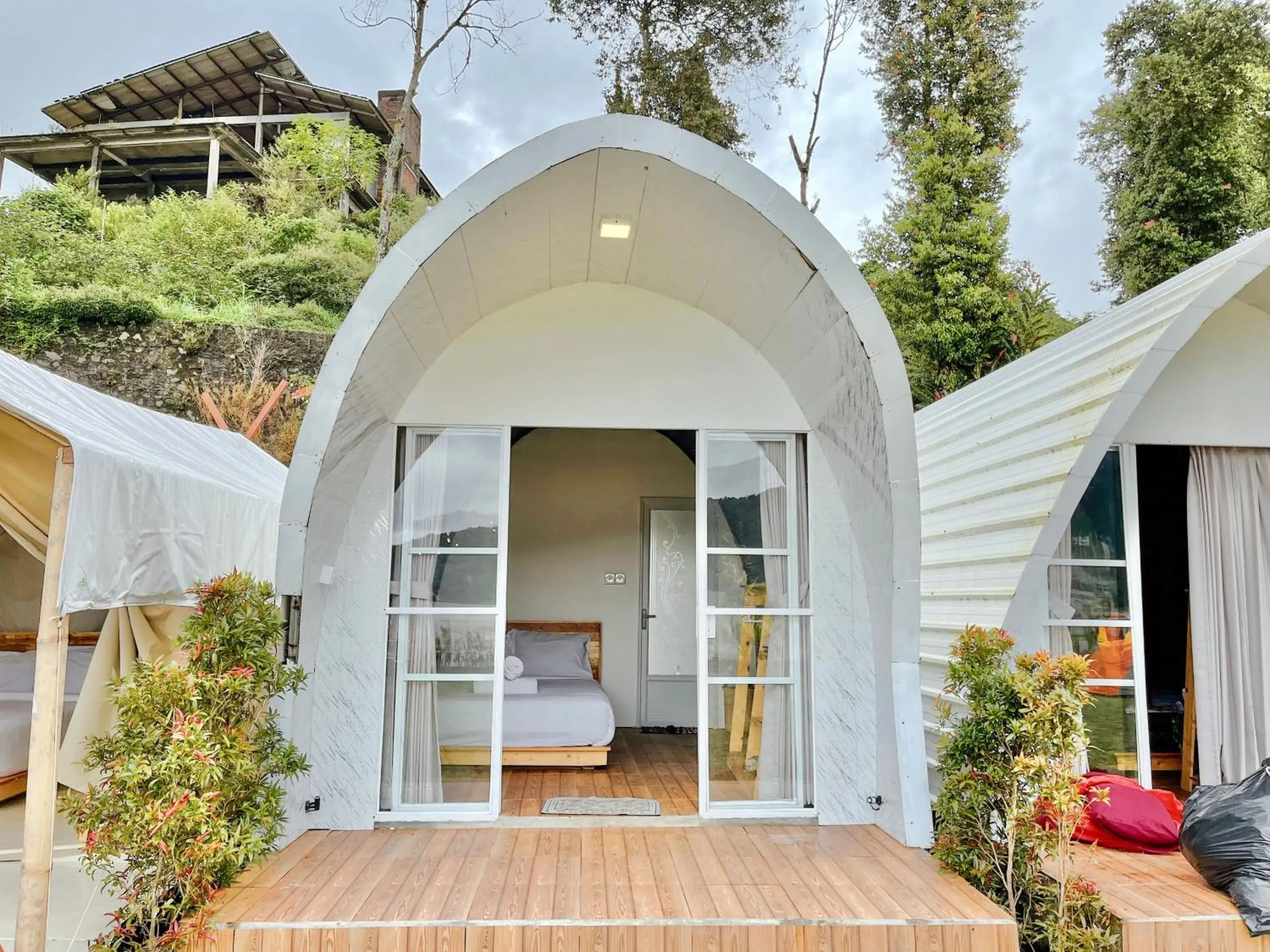 Facade/entrance in Diamond Glamping by BIO Management Facade/entrance in Diamond Glamping by BIO Management