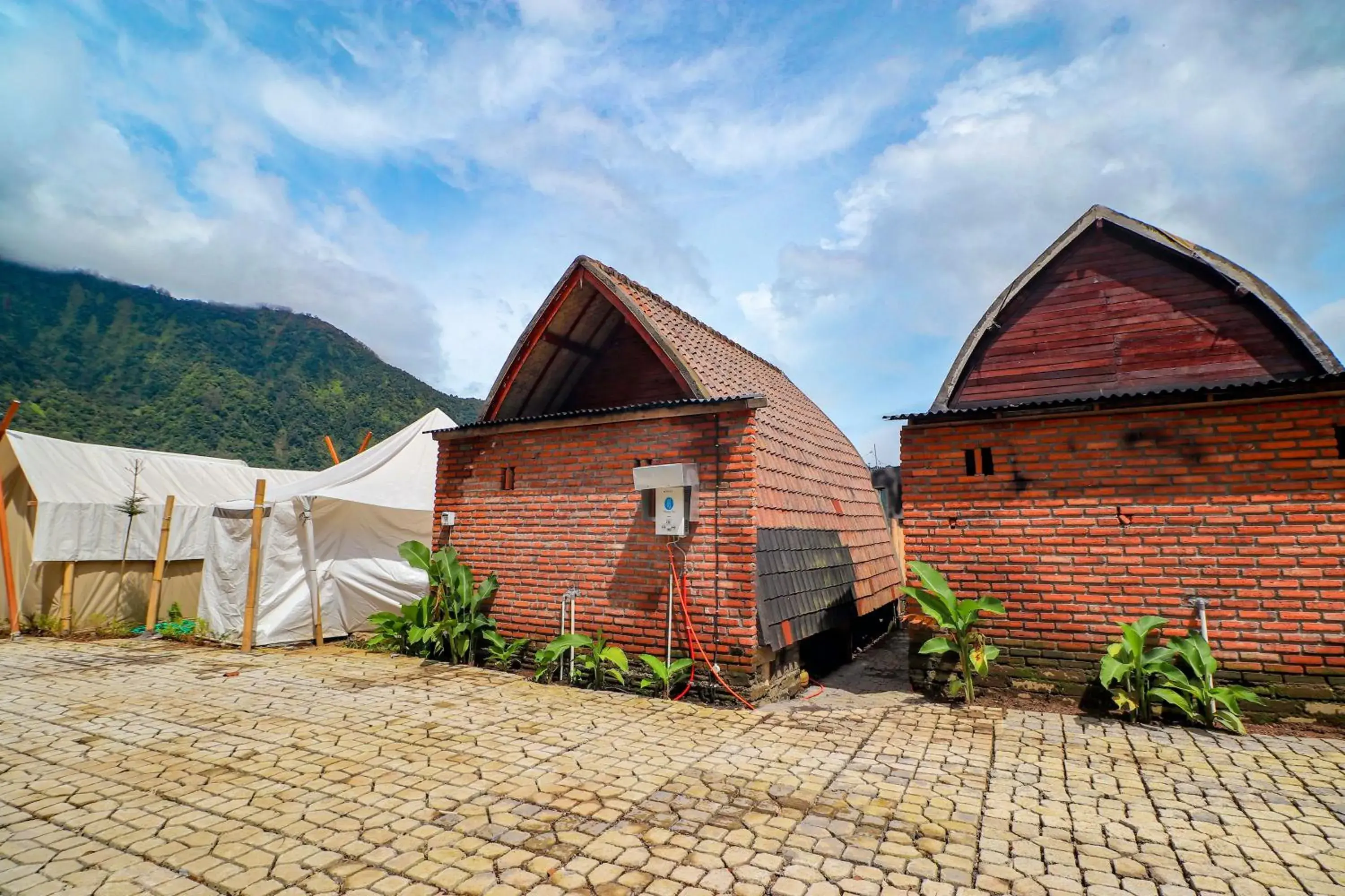 Property building in Diamond Glamping by BIO Management Property building in Diamond Glamping by BIO Management