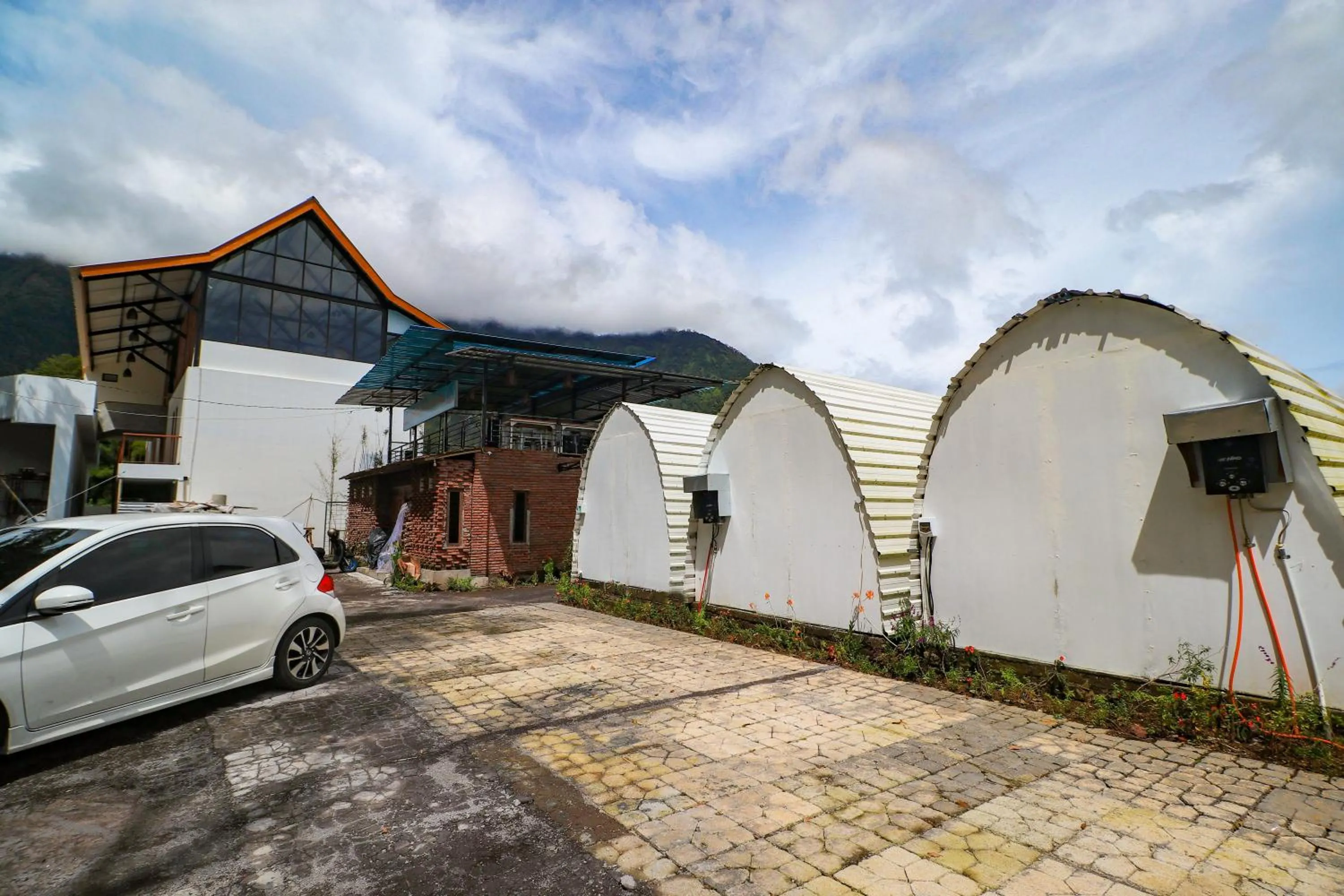 Parking in Diamond Glamping by BIO Management