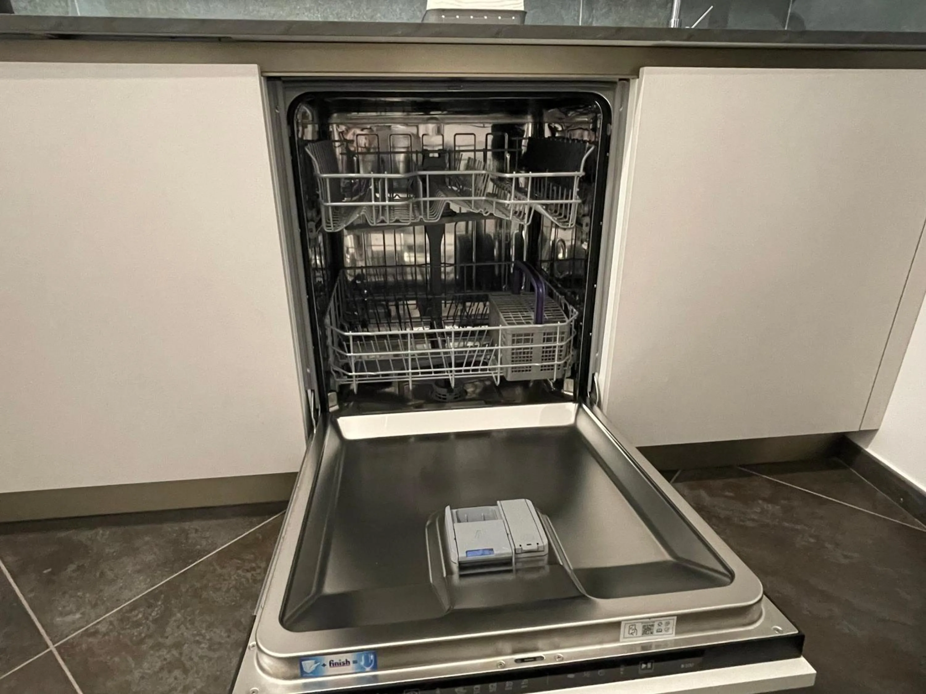 dishwasher in Sorrento My Way Art Suite