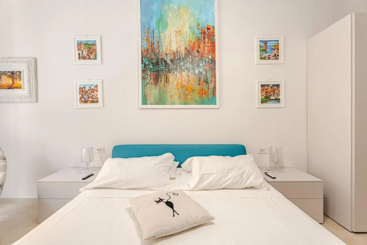 Bed in Sorrento My Way Art Suite