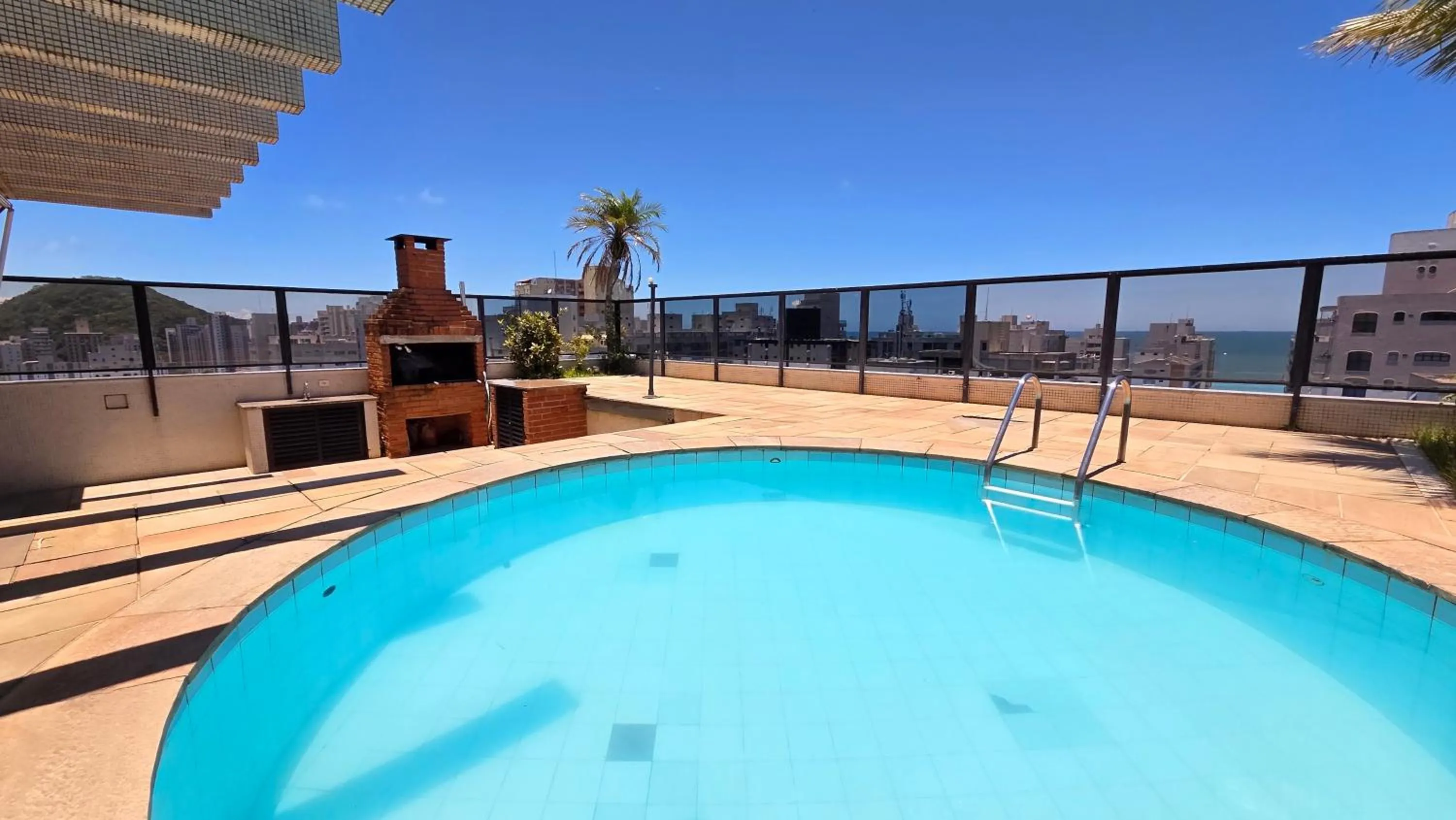 Cobertura 5 quartos sendo 4 suites , piscina churrasqueira , Pitangueiras , 4 vagas