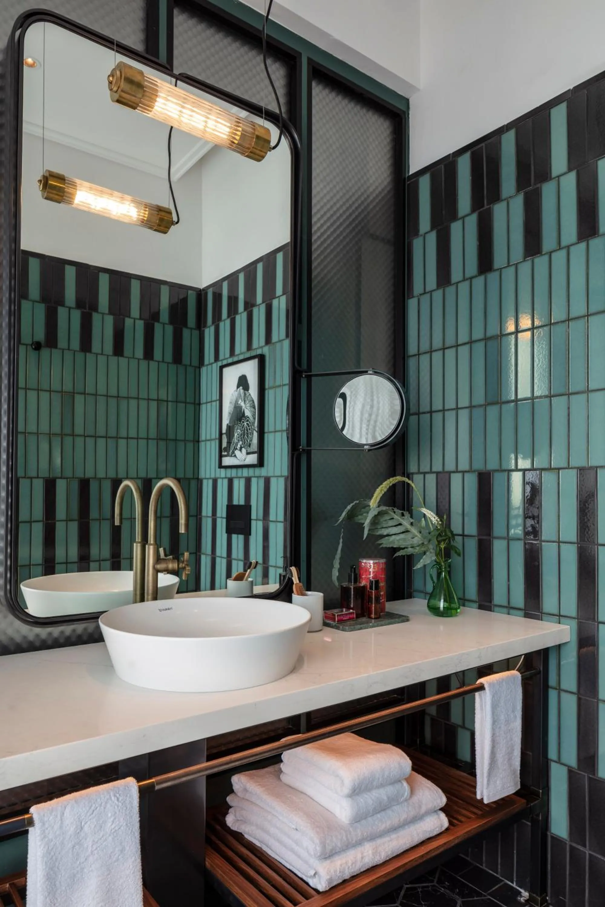 Shower in The George Tel Aviv