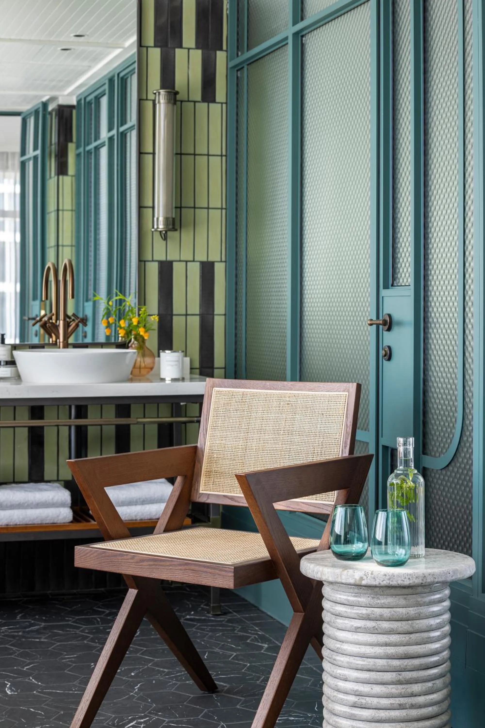 Shower in The George Tel Aviv