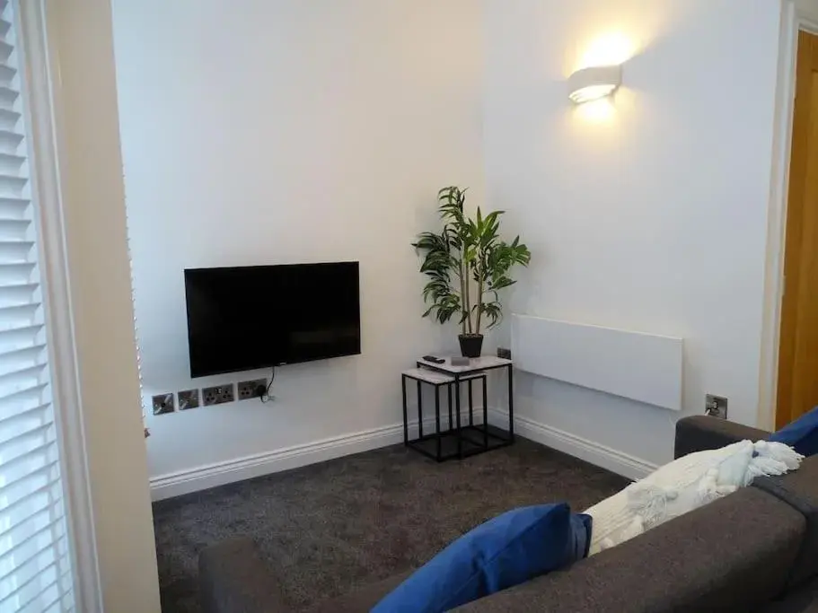 Apt 3 - Queens Court Apt 3 - Queens Court