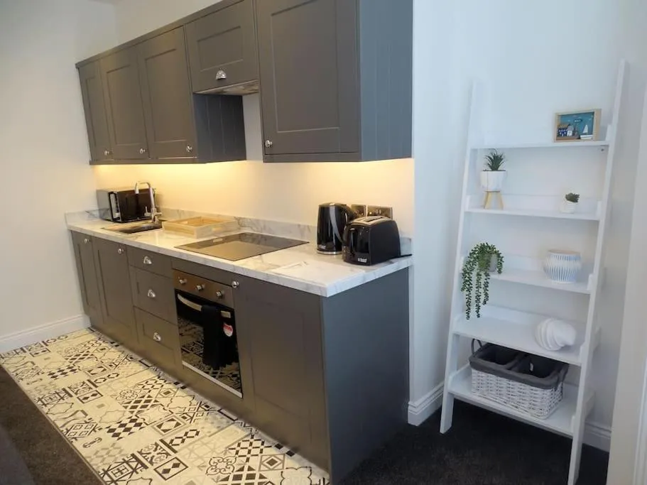 Apt 3 - Queens Court