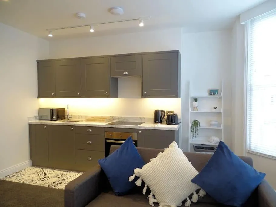 Apt 3 - Queens Court
