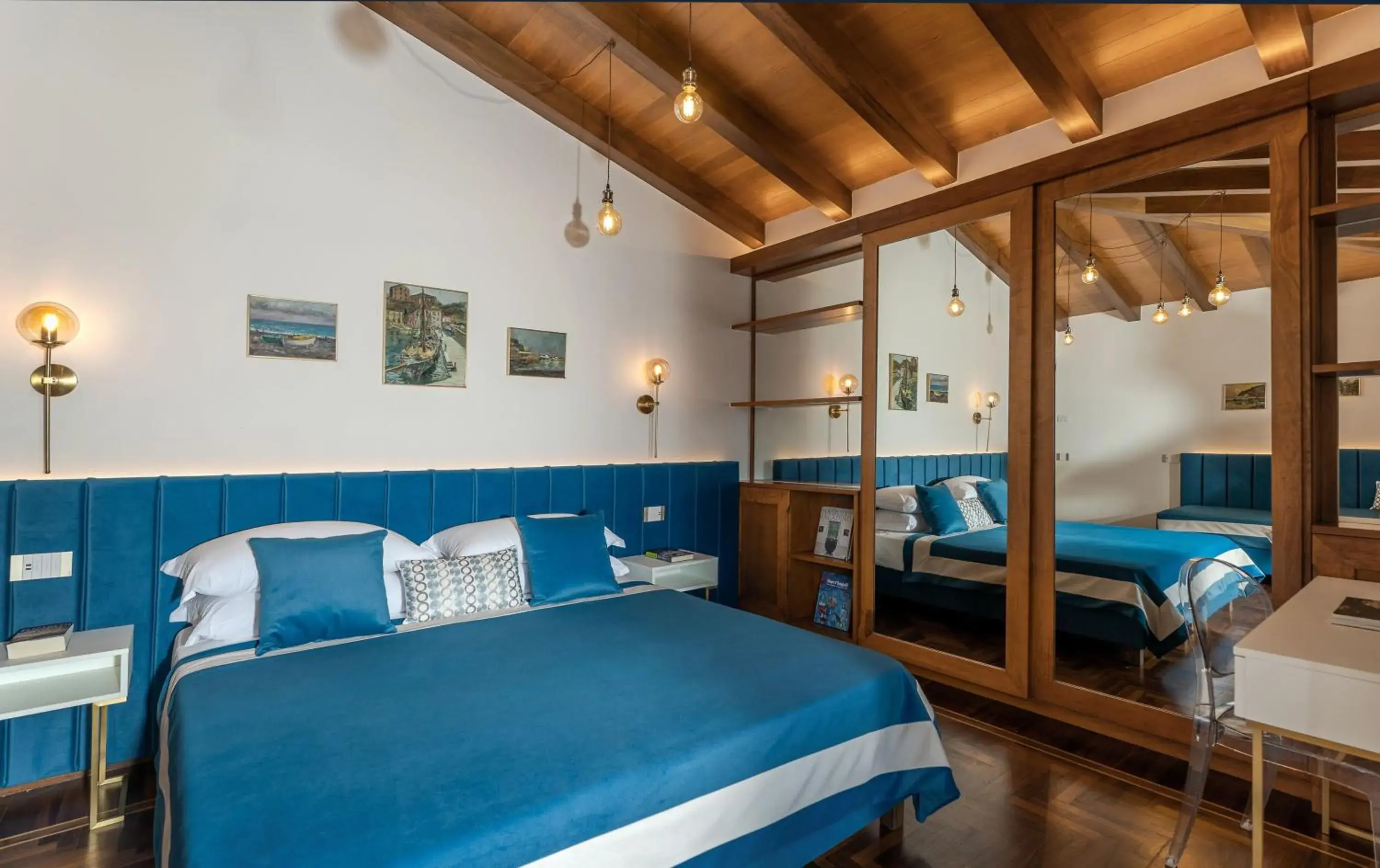 Deluxe Double Room with Balcony and Sea View in Villa Antiche Mura Relais Deluxe Double Room with Balcony and Sea View in Villa Antiche Mura Relais
