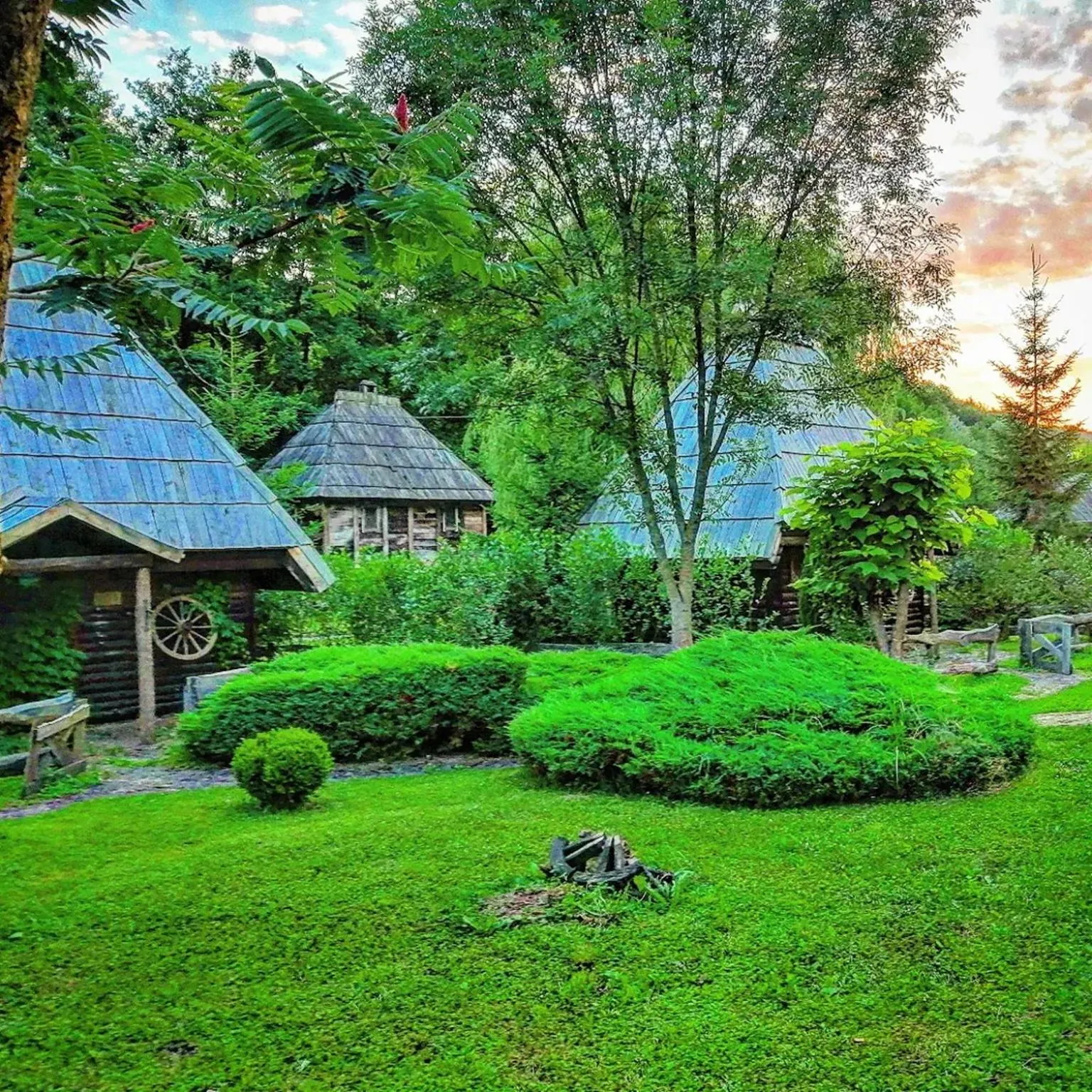 Property building in Kraljevsko selo Kotromanićevo