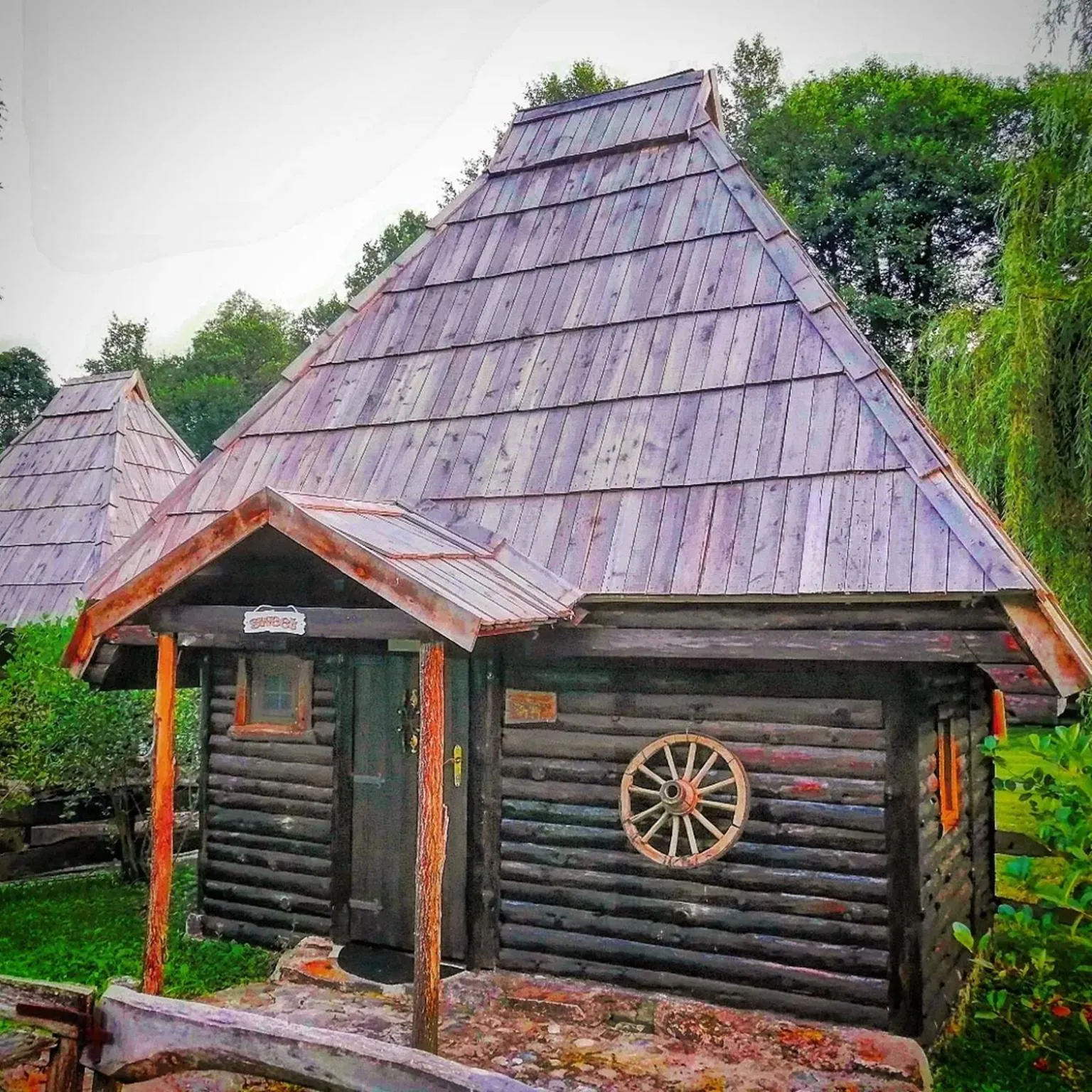 Property building in Kraljevsko selo Kotromanićevo