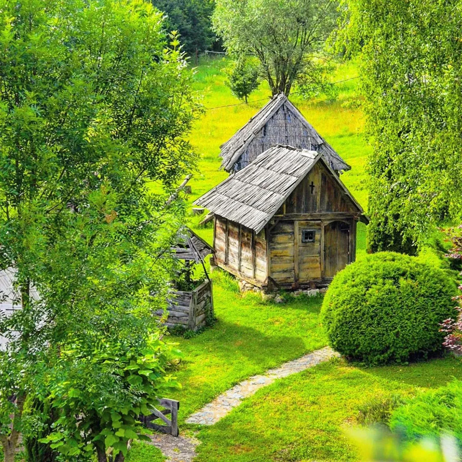 Garden view in Kraljevsko selo Kotromanićevo