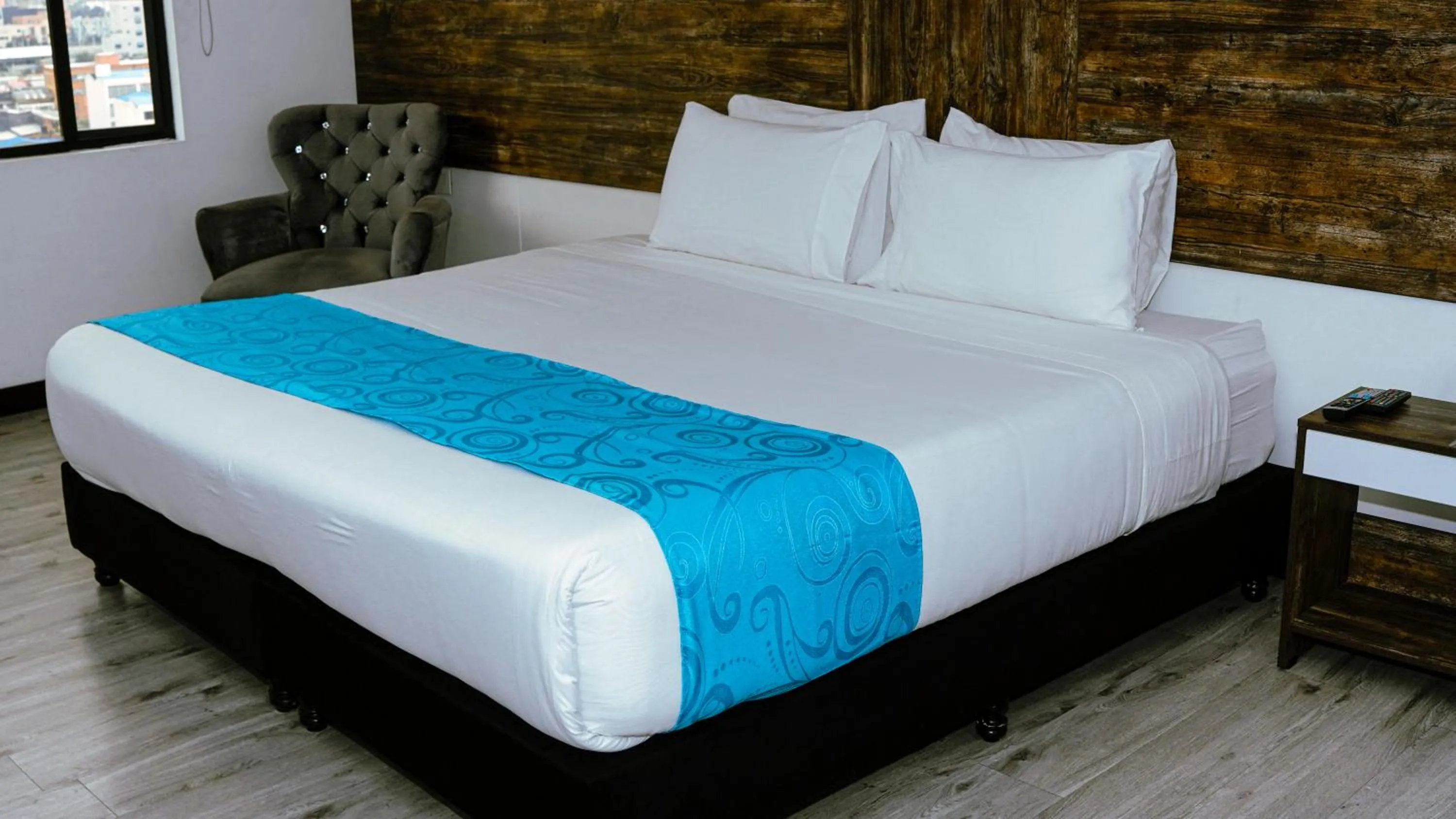 Photo of the whole room, Bed in HOTEL AMERICAN VISA CORPORATE