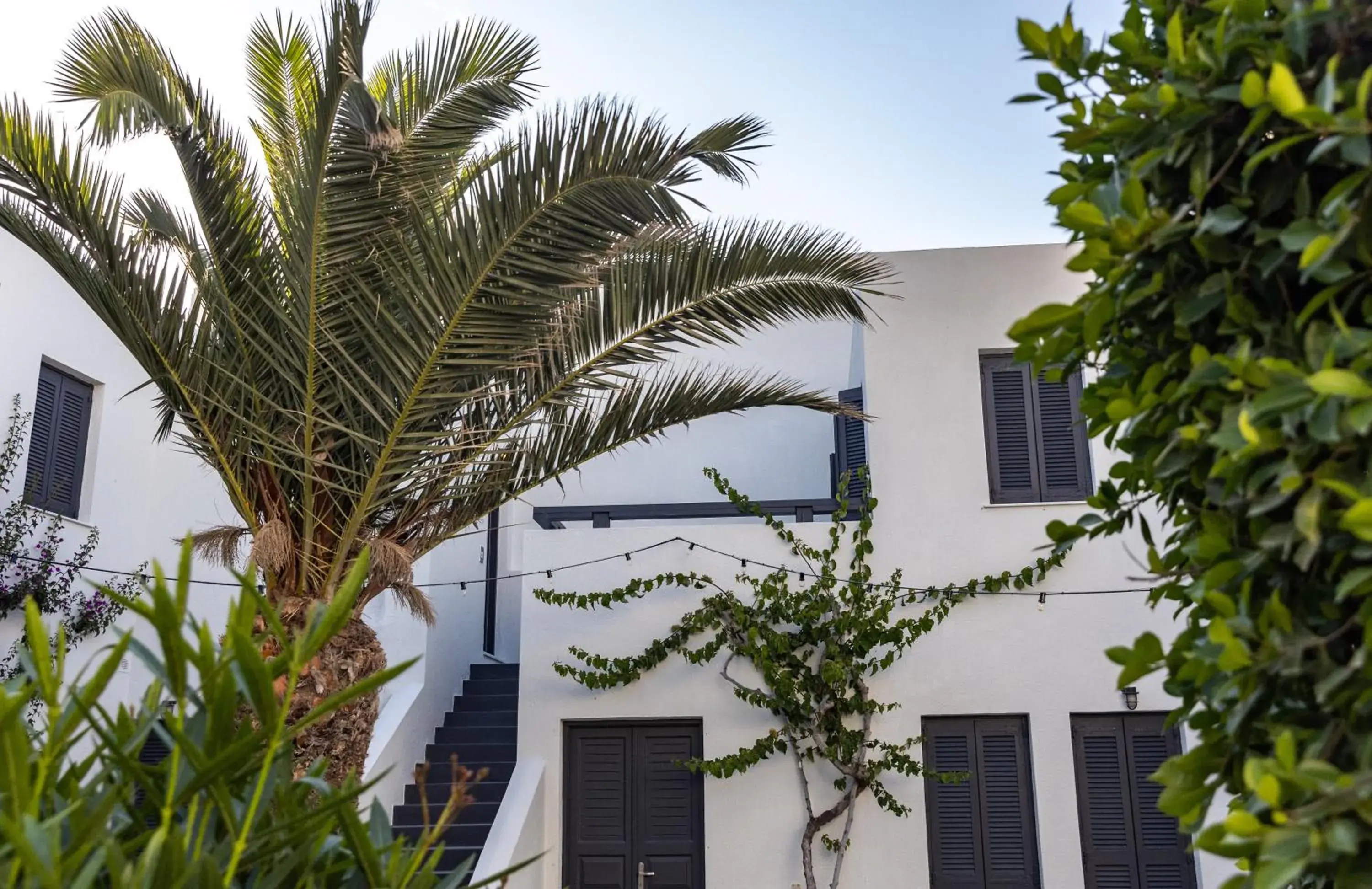 Property building in Scorpios Beach Property building in Scorpios Beach