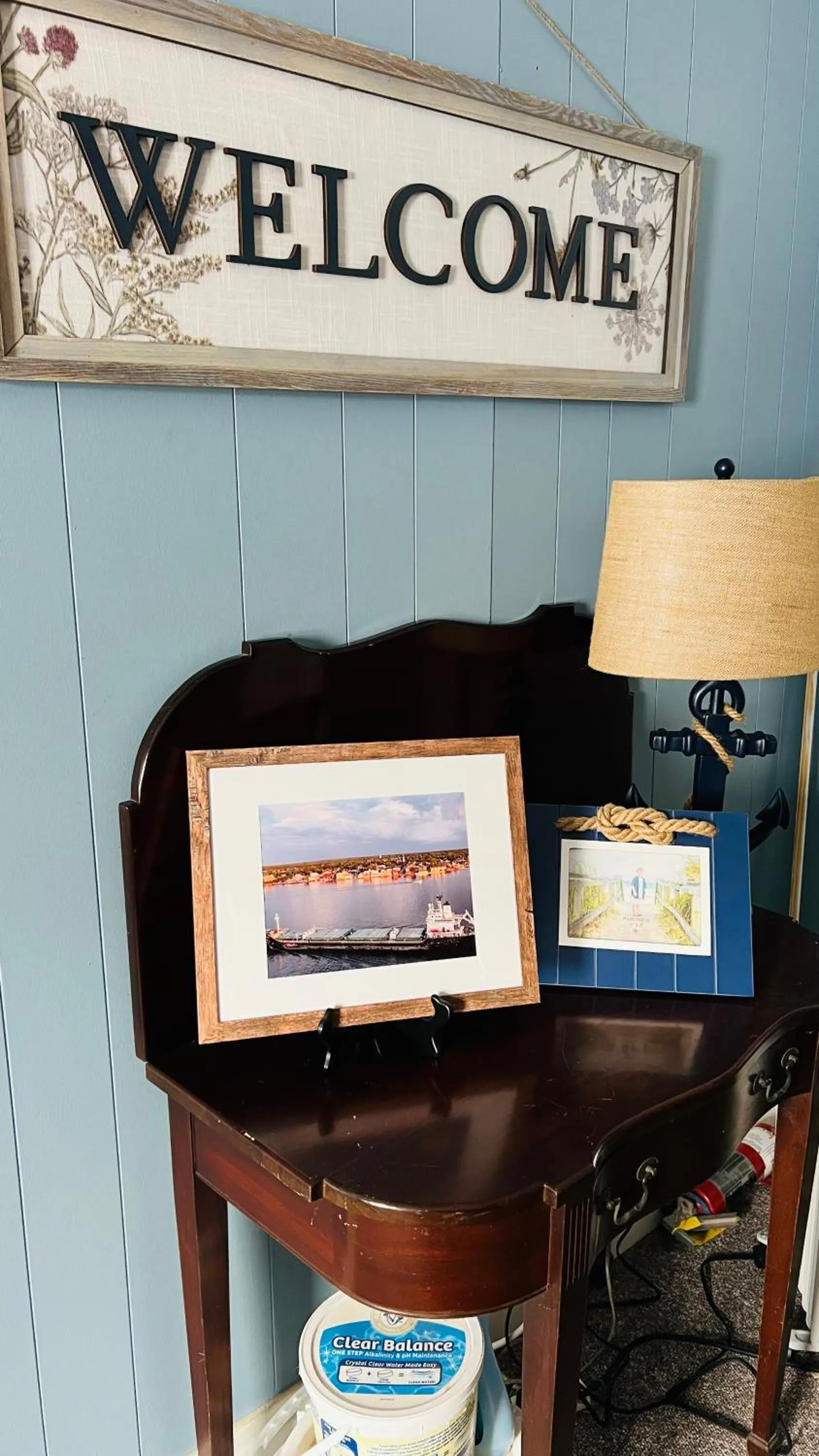 Property building in Chateau Country Inn and Captain's Cottage