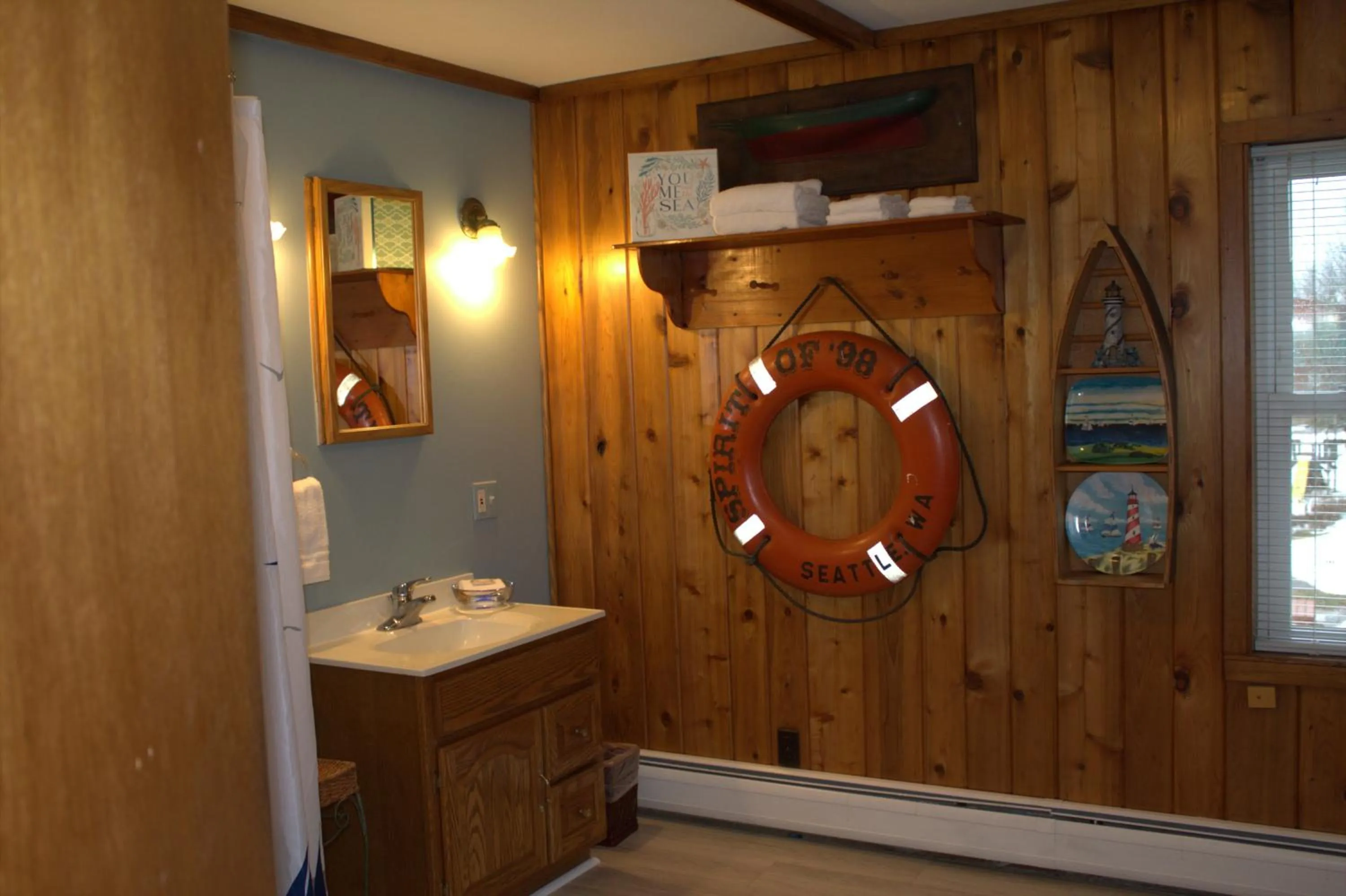 Bathroom in Chateau Country Inn and Captain's Cottage