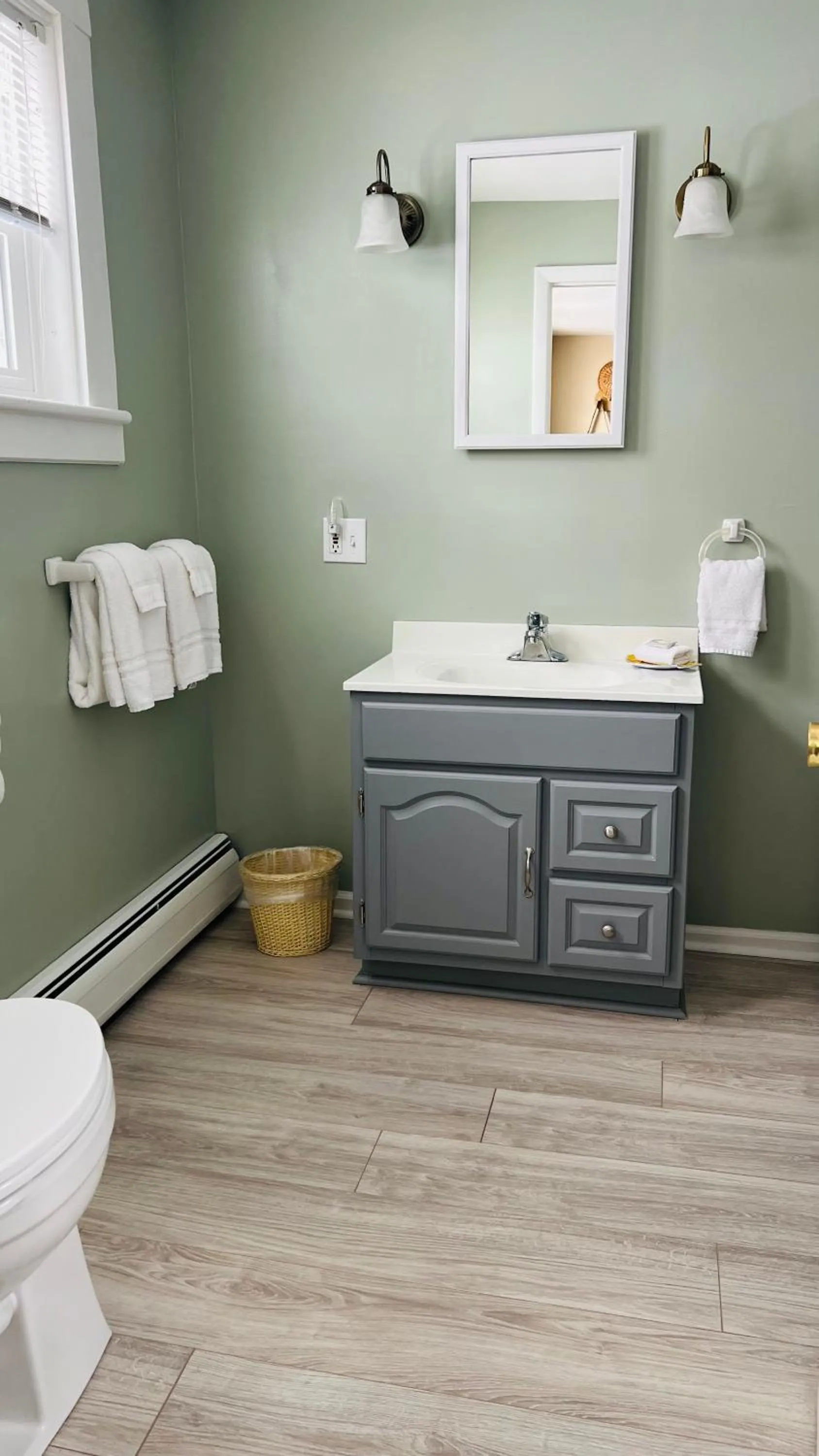 Chateau Country Inn and Captain's Cottage