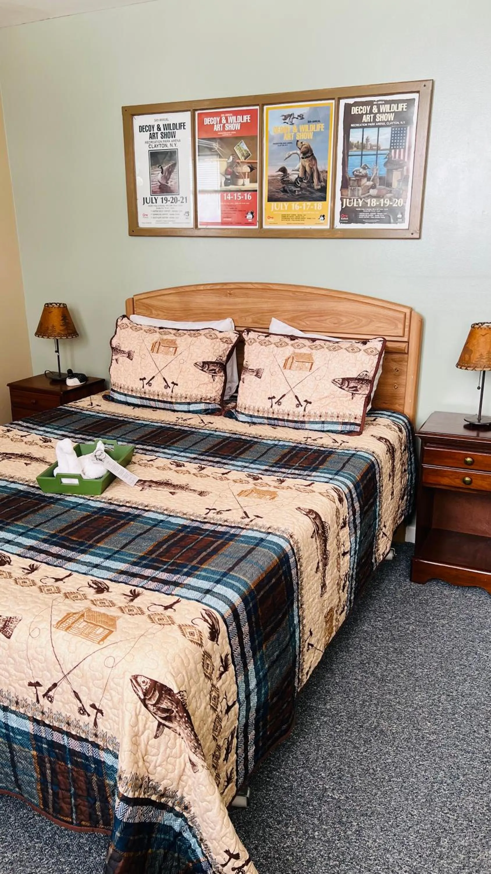 Bed in Chateau Country Inn and Captain's Cottage